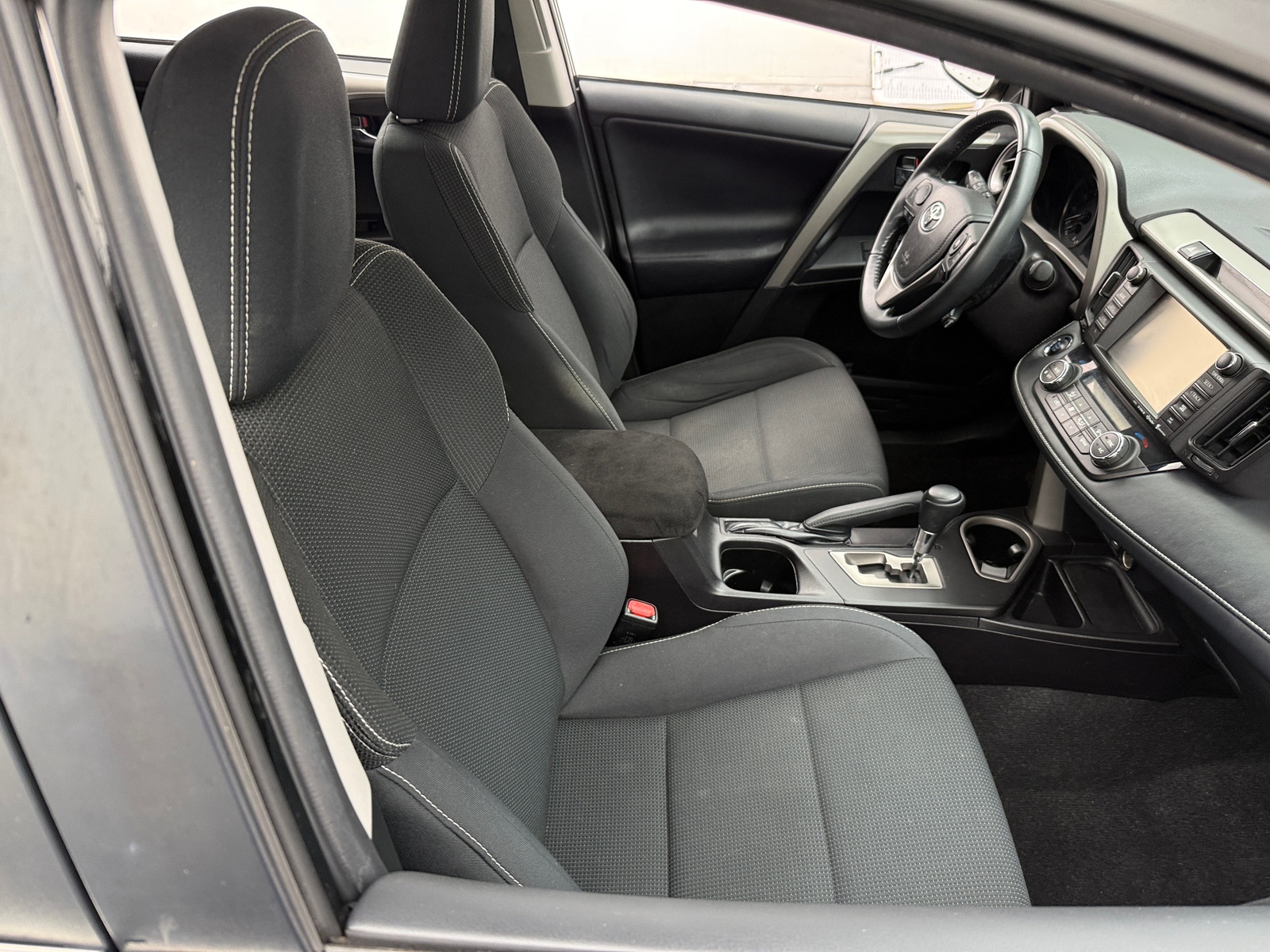 Thumbnail: 2018 Toyota RAV4 - 2