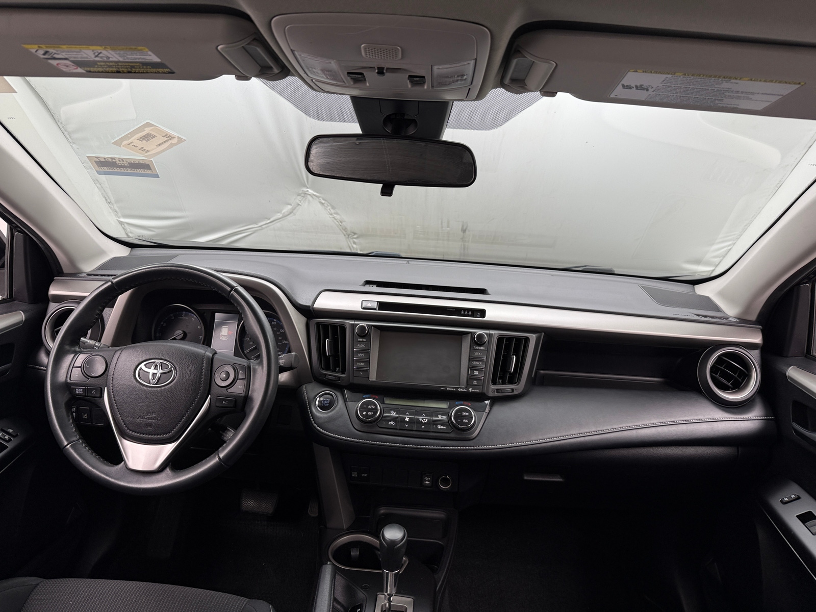 Thumbnail: 2018 Toyota RAV4 - 3