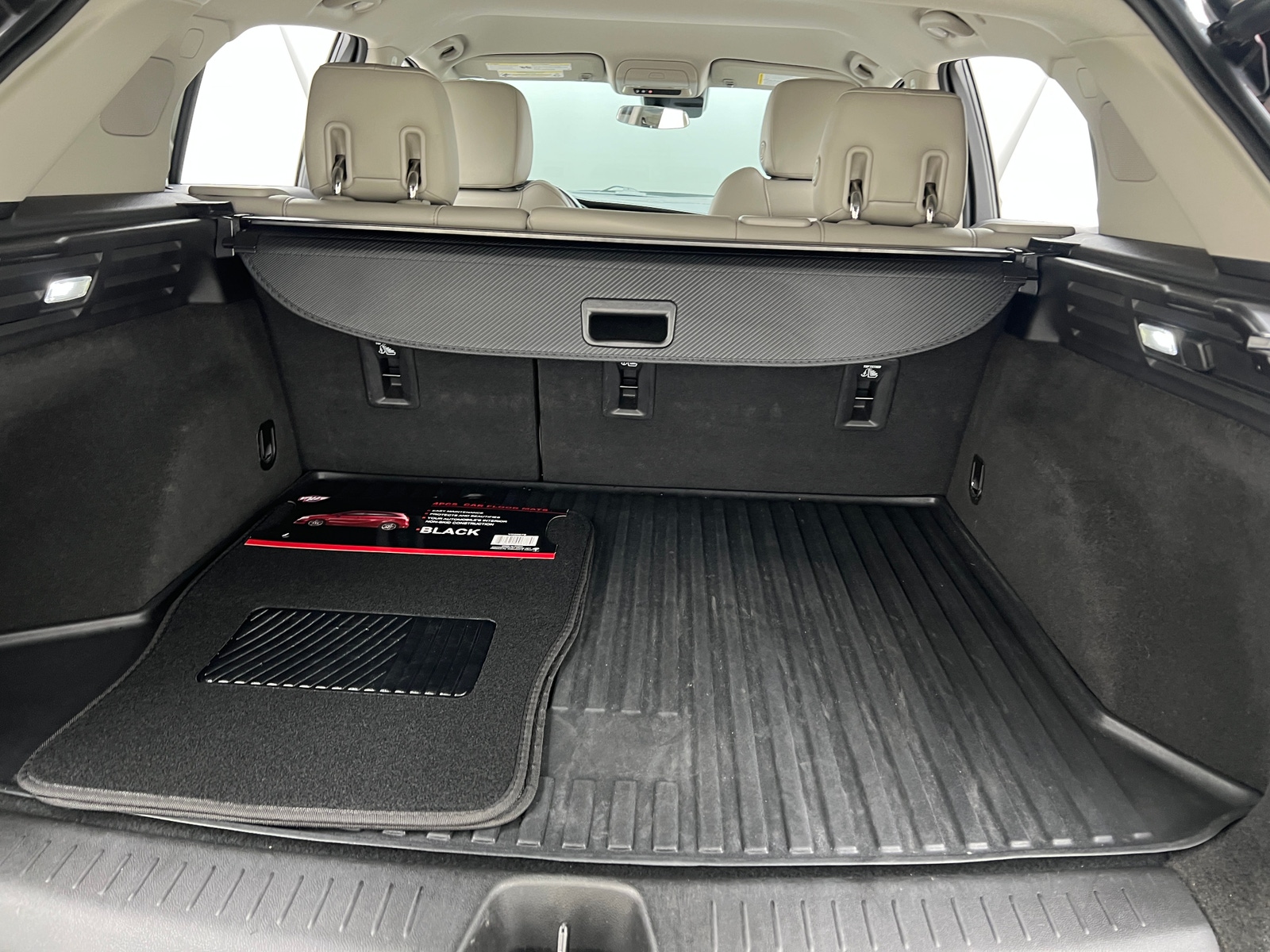 Thumbnail: 2023 Cadillac XT4 - 6