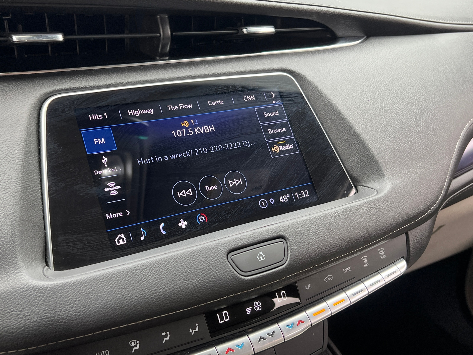 Thumbnail: 2023 Cadillac XT4 - 3