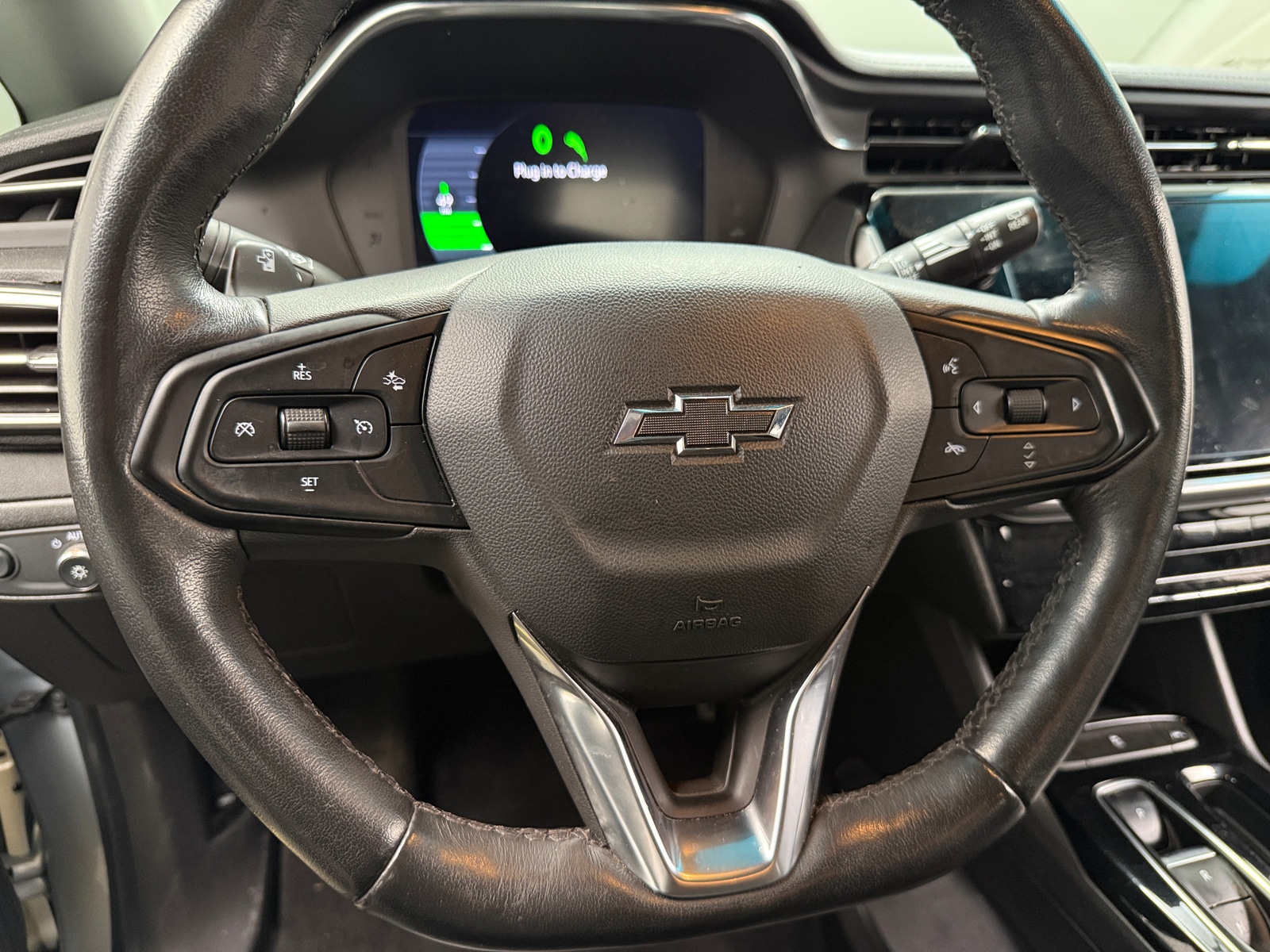 Thumbnail: 2022 Chevrolet Bolt EV - 4