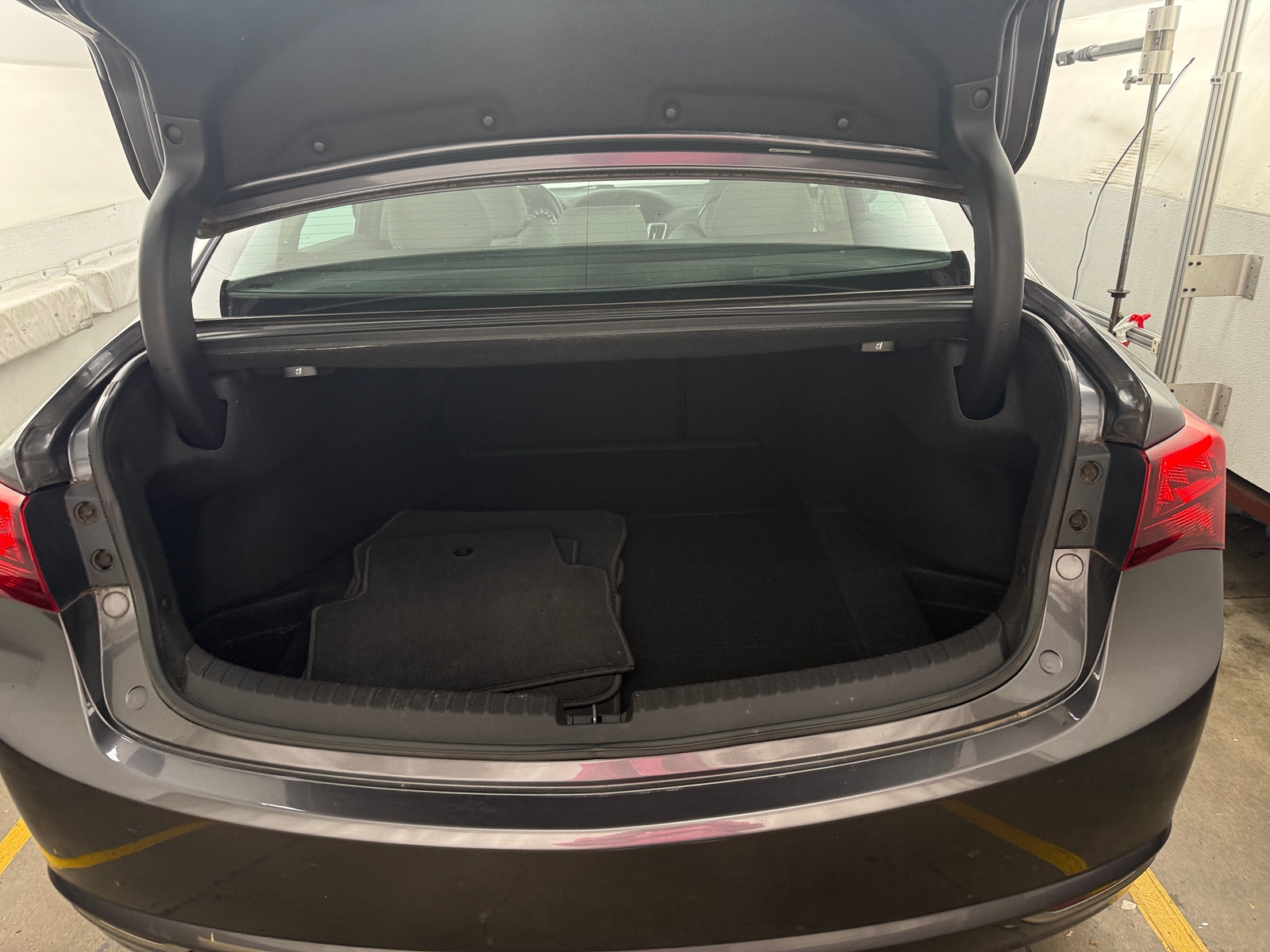 Thumbnail: 2017 Acura TLX - 6