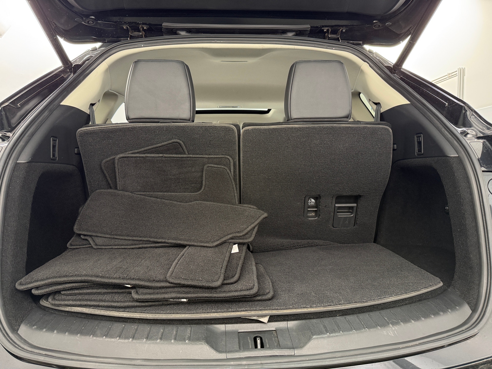 Thumbnail: 2023 Mazda CX-9 - 6