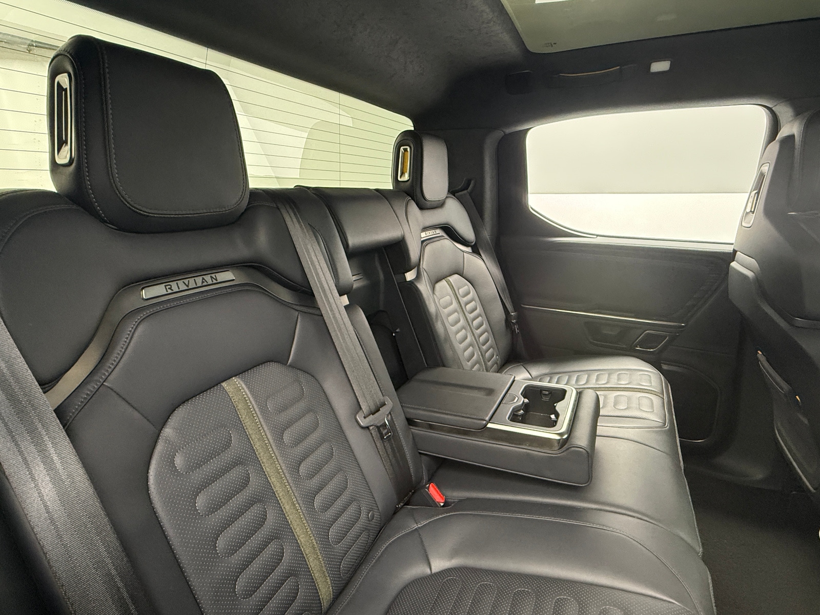 Thumbnail: 2023 Rivian R1T - 5