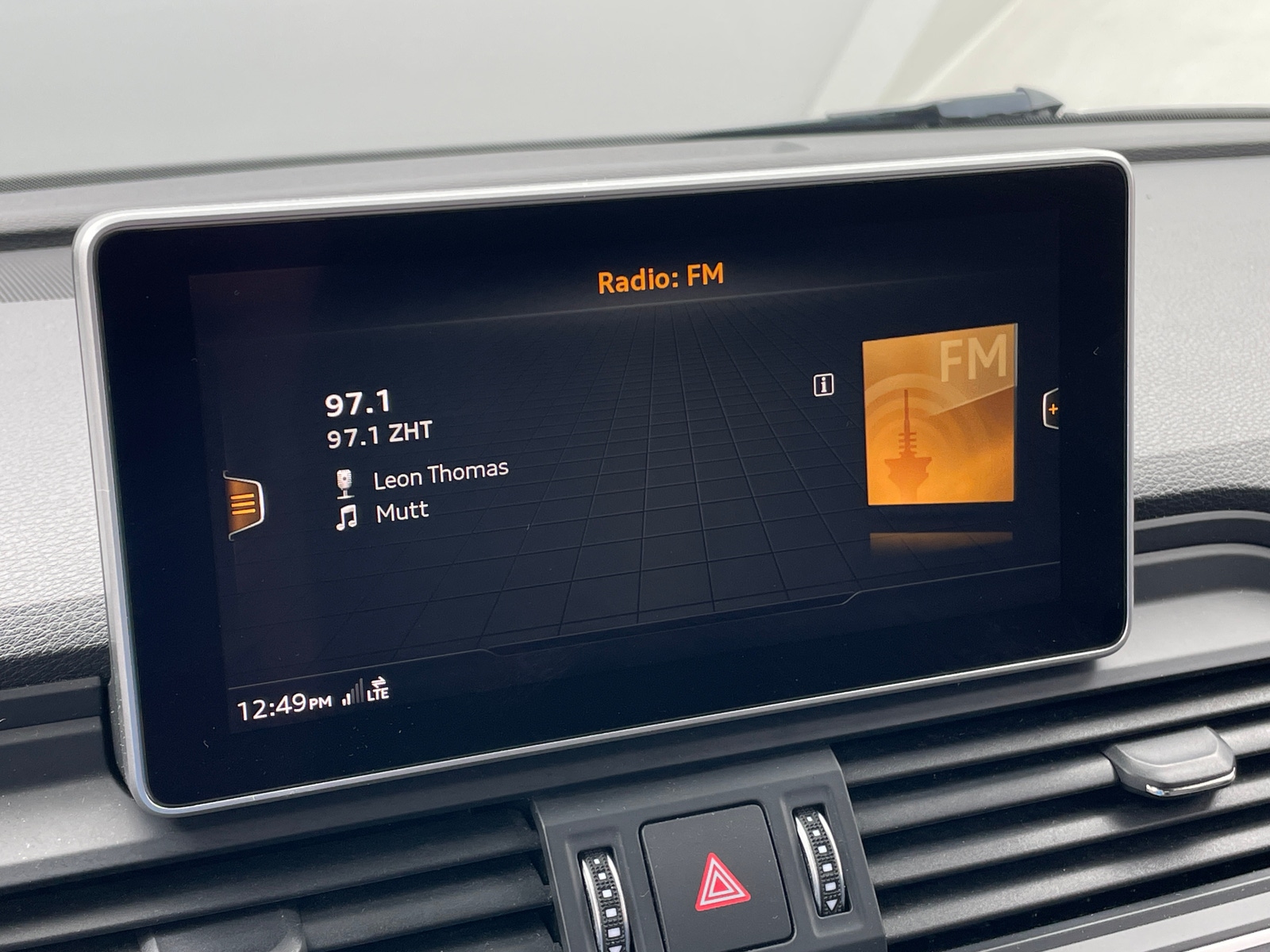 Thumbnail: 2018 Audi SQ5 - 3