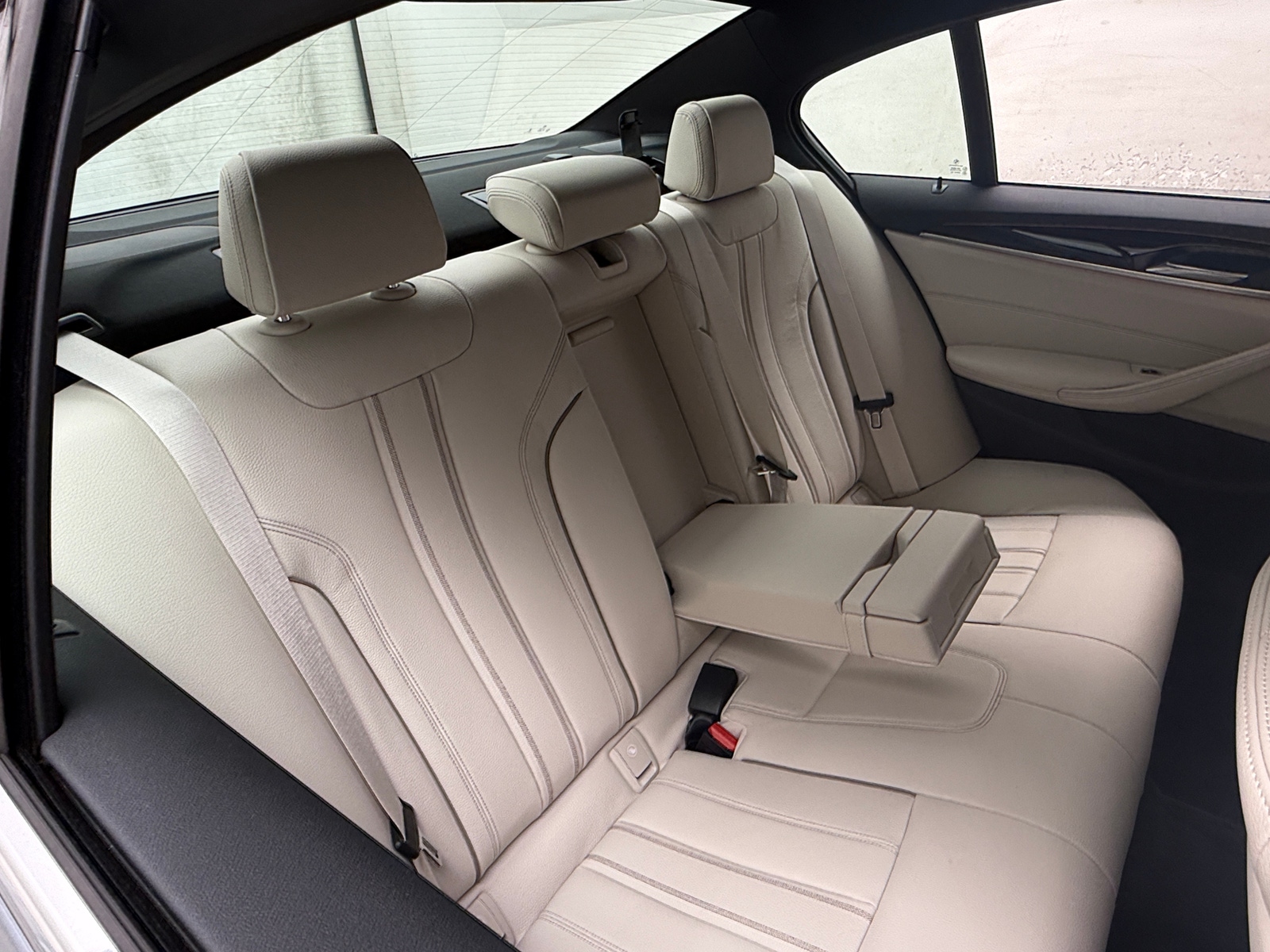 Thumbnail: 2022 BMW 5 Series - 5