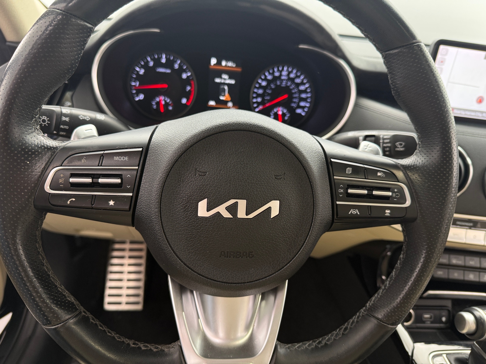 Thumbnail: 2023 Kia Stinger - 4