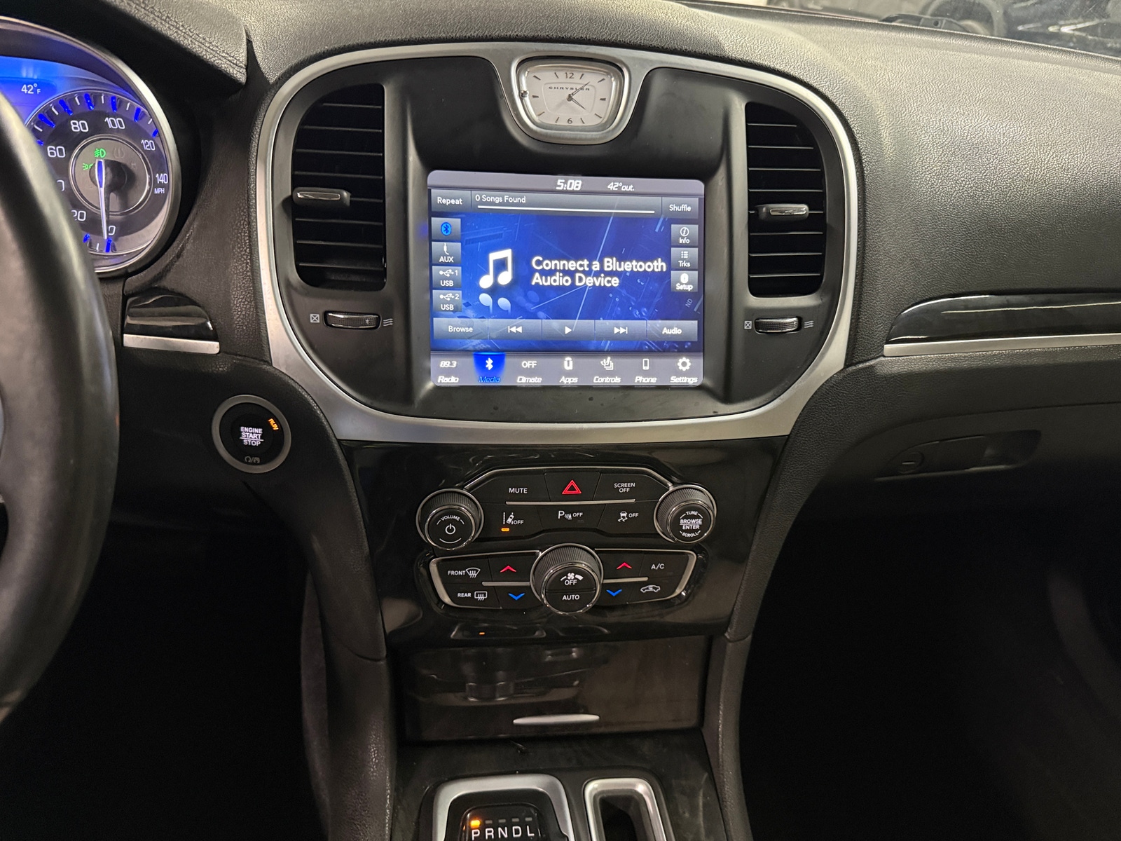 Thumbnail: 2019 Chrysler 300 - 3