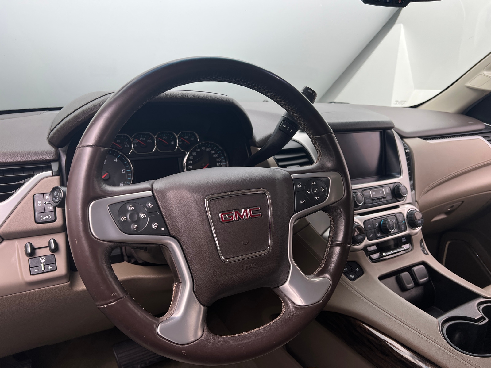 Thumbnail: 2017 GMC Yukon XL - 4