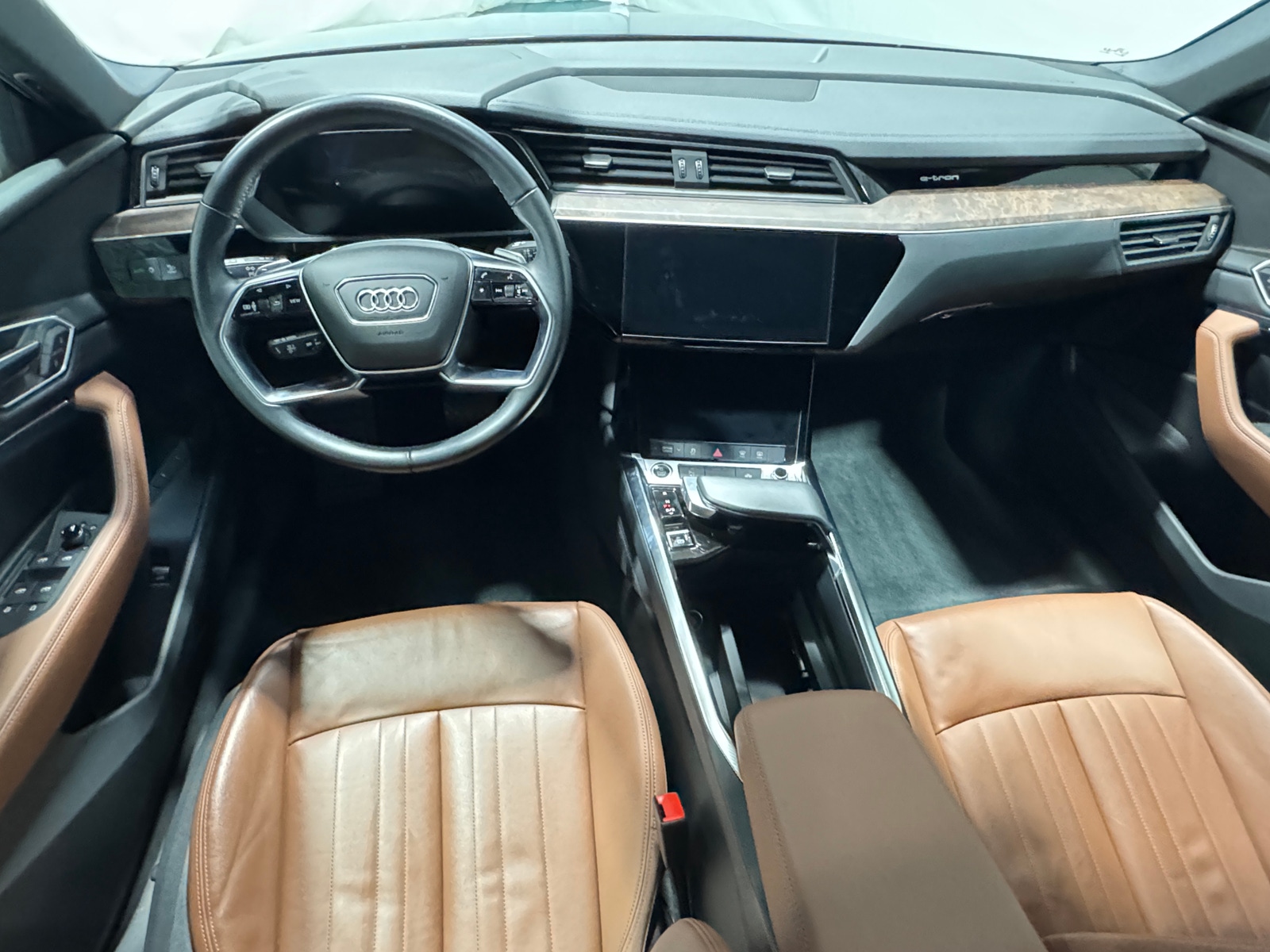 Thumbnail: 2022 Audi e-tron - 2