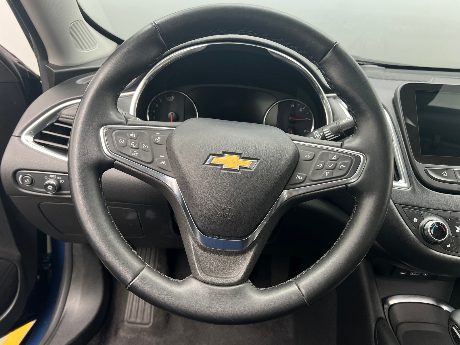 Thumbnail: 2024 Chevrolet Malibu - 4