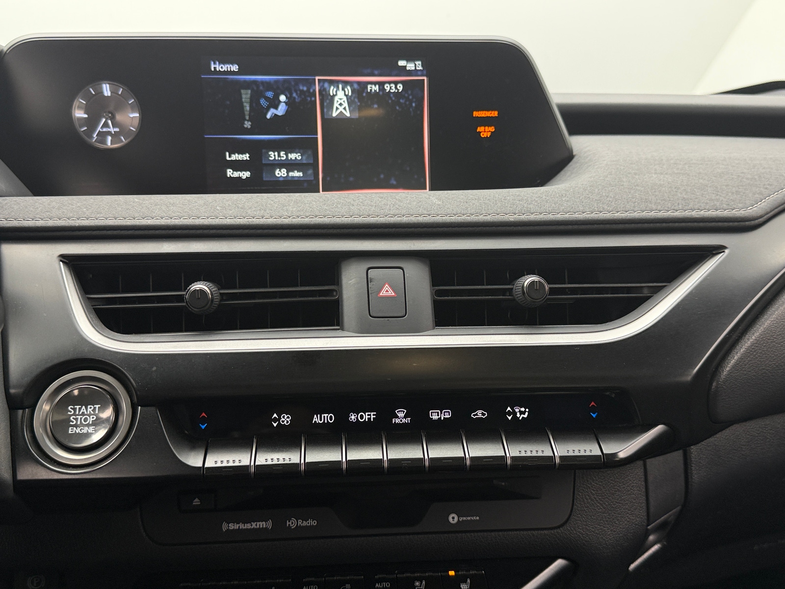 Thumbnail: 2019 Lexus UX - 3