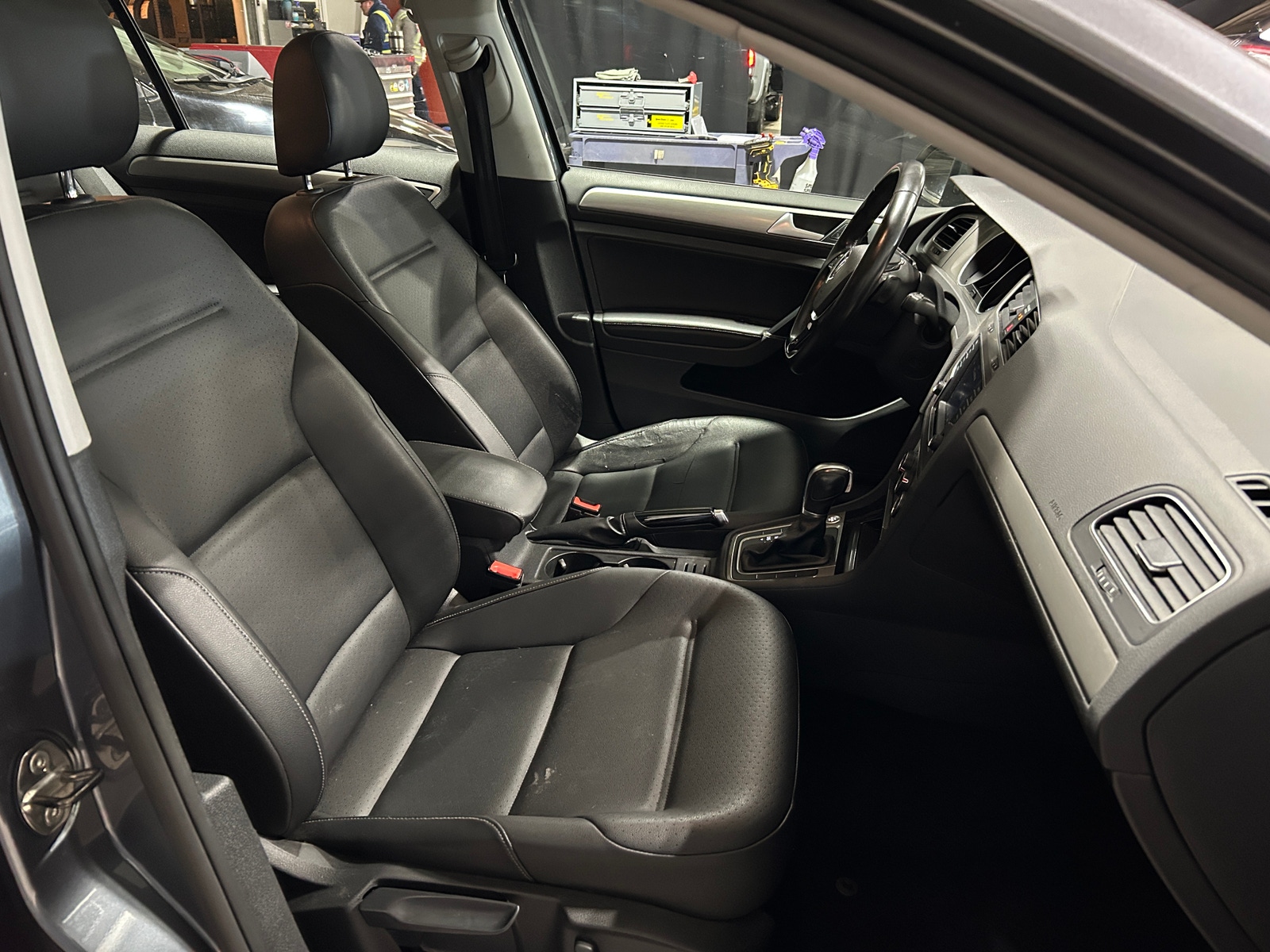 Thumbnail: 2017 Volkswagen Golf - 2