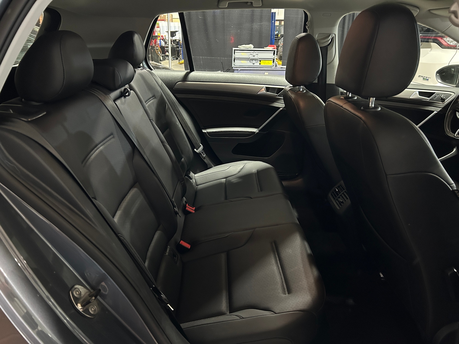 Thumbnail: 2017 Volkswagen Golf - 6