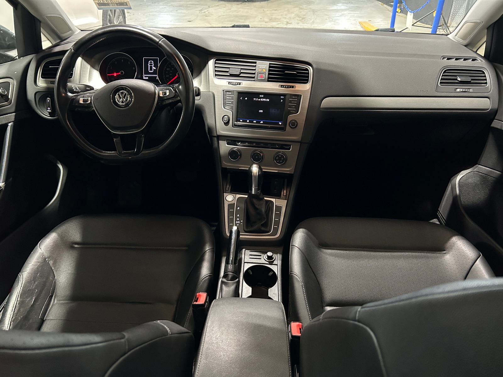 Thumbnail: 2017 Volkswagen Golf - 3