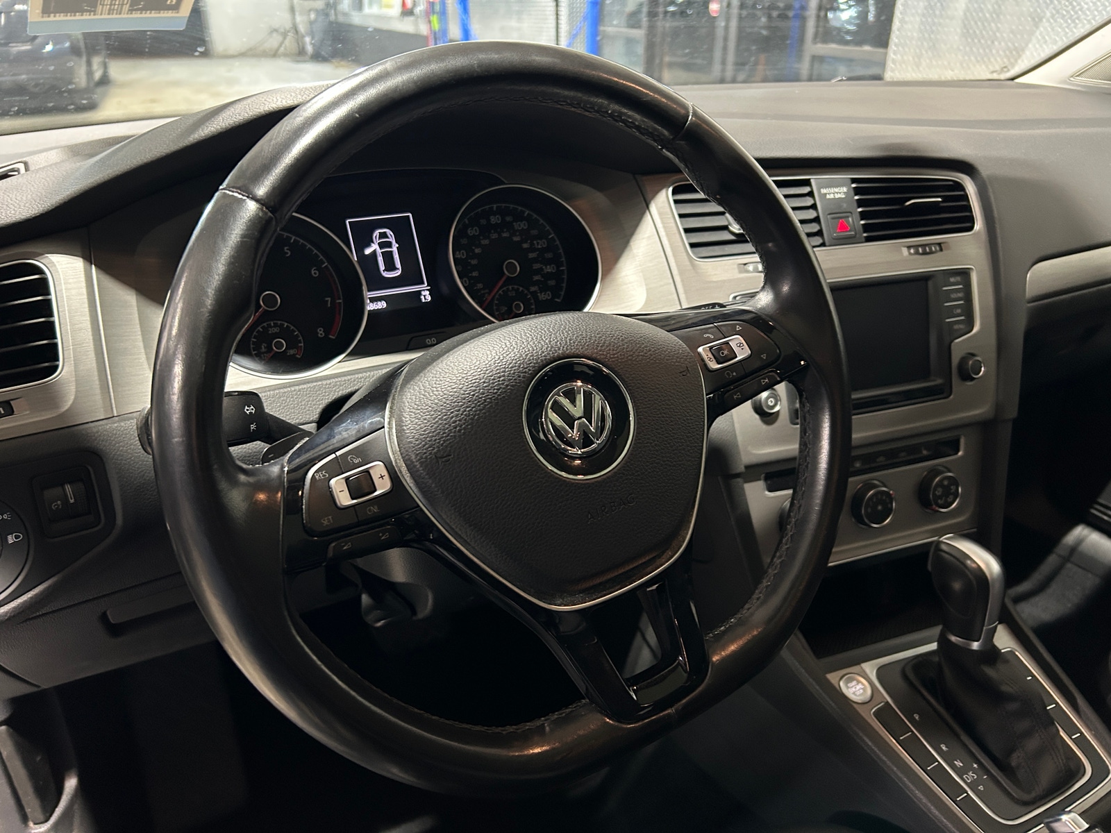 Thumbnail: 2017 Volkswagen Golf - 5