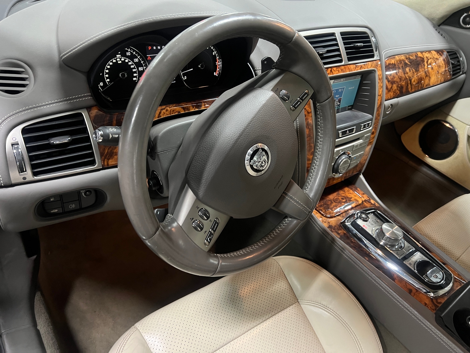 Thumbnail: 2010 Jaguar XK - 4