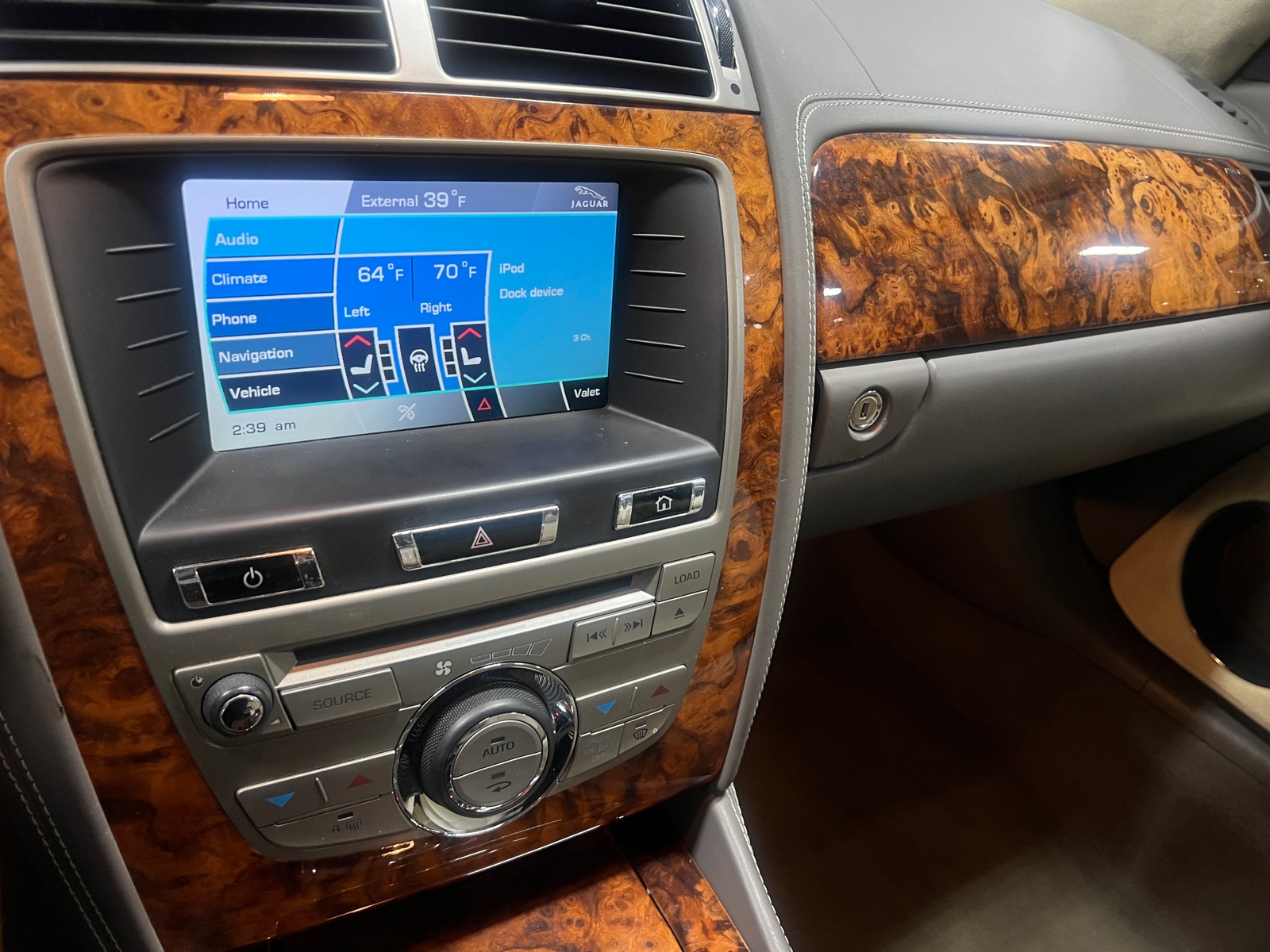 Thumbnail: 2010 Jaguar XK - 3