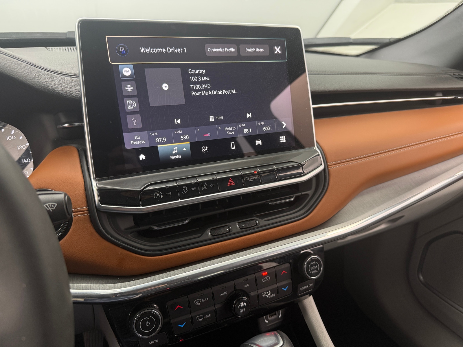 Thumbnail: 2023 Jeep Compass - 3