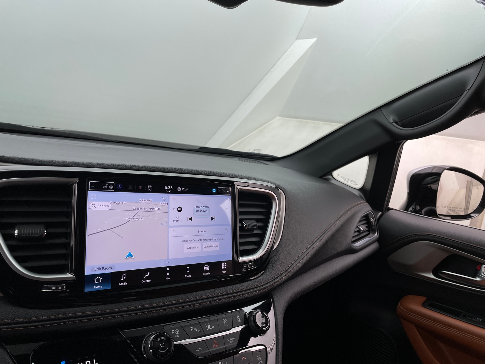 Thumbnail: 2025 Chrysler Pacifica - 3