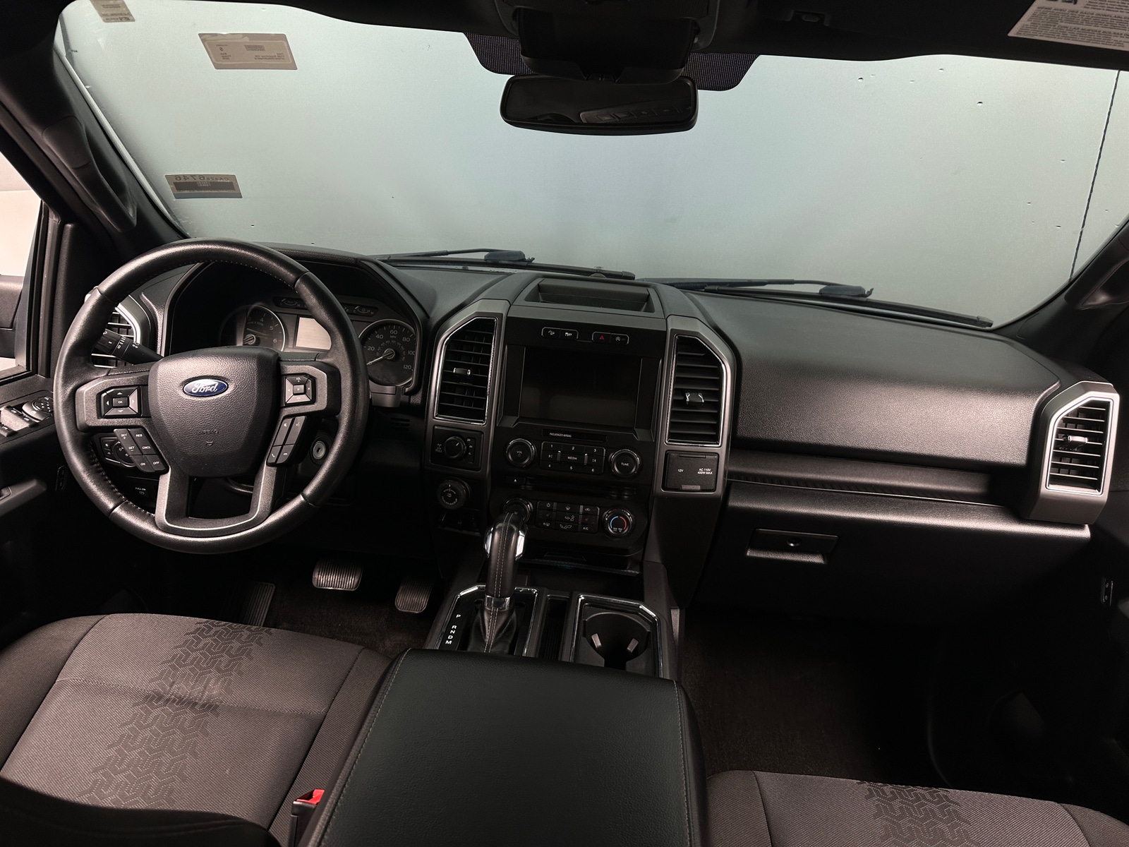 Thumbnail: 2018 Ford Econoline - 3