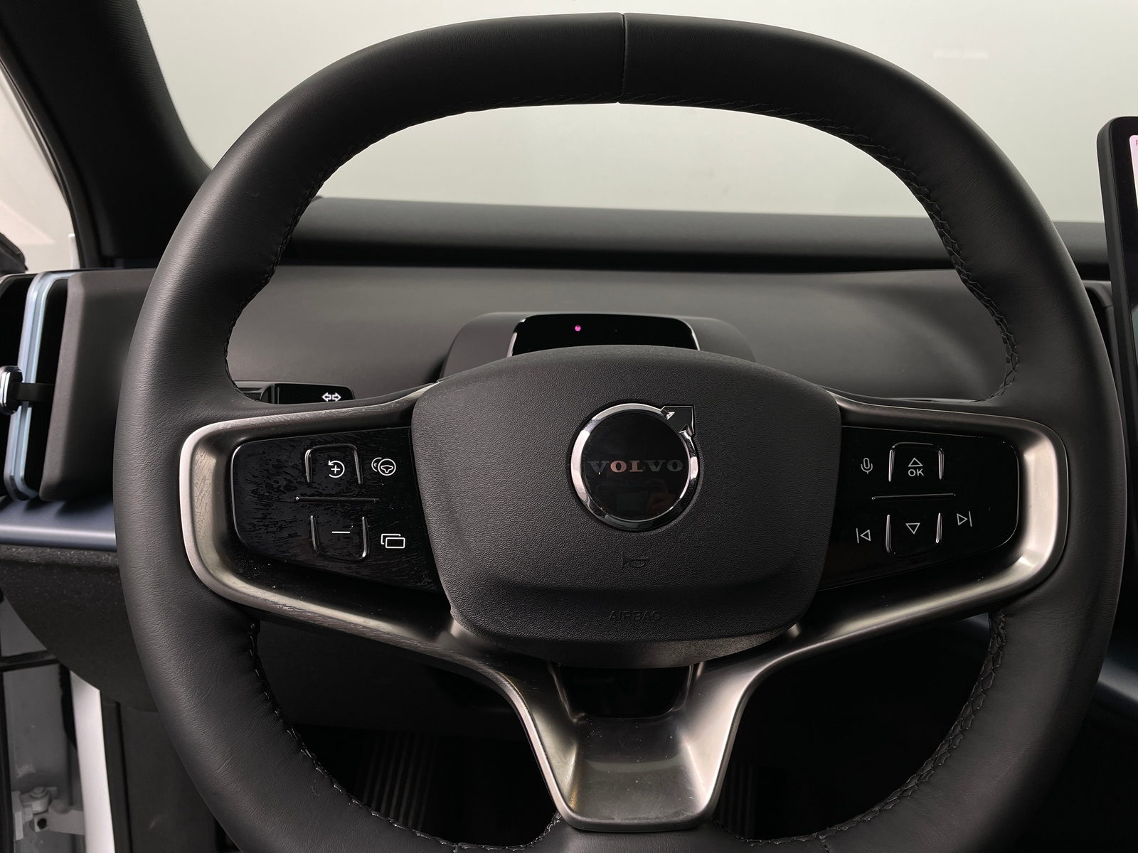 Thumbnail: 2025 Volvo EX30 - 4