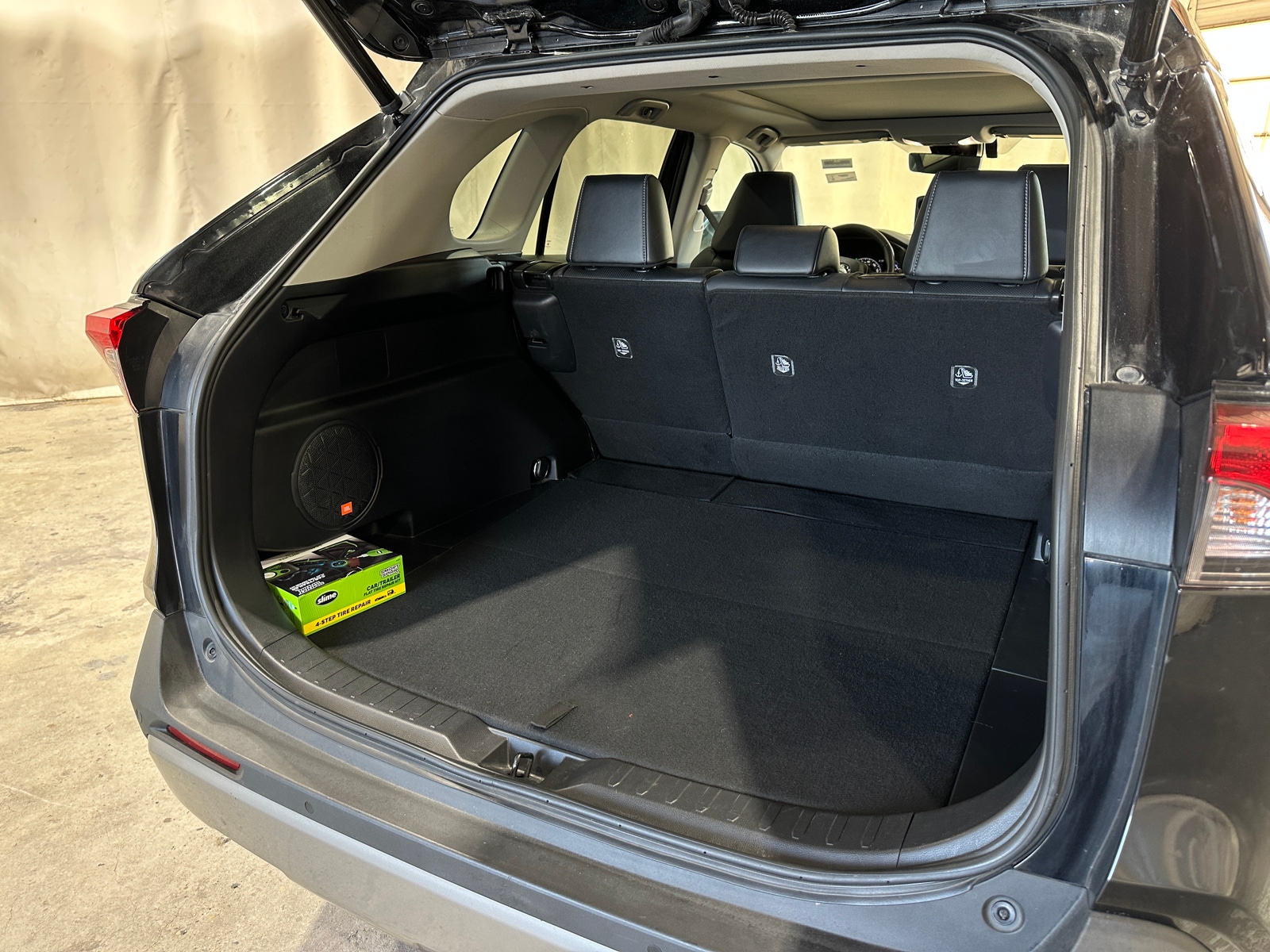 Thumbnail: 2022 Toyota RAV4 - 6