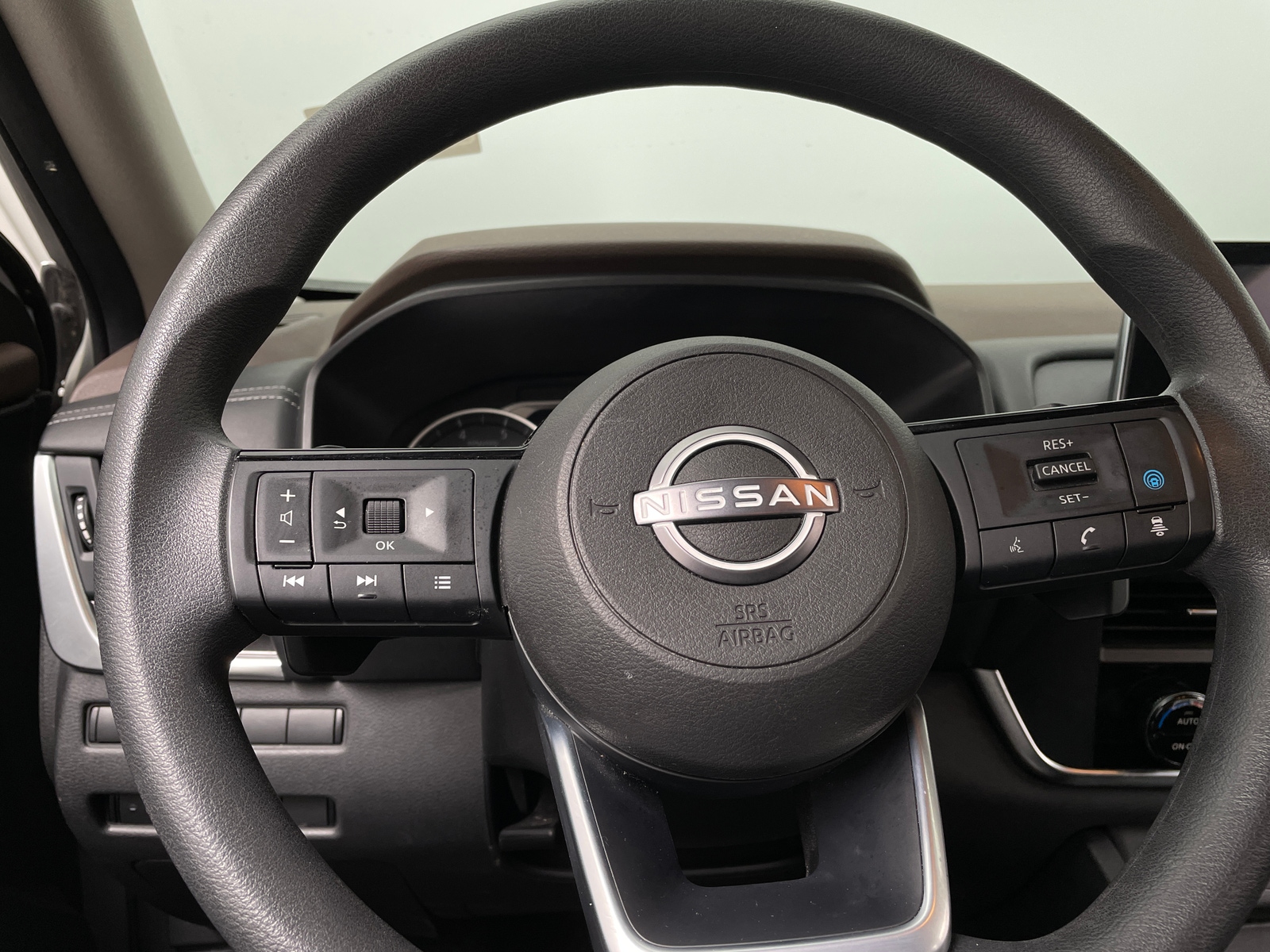 Thumbnail: 2023 Nissan Rogue - 5