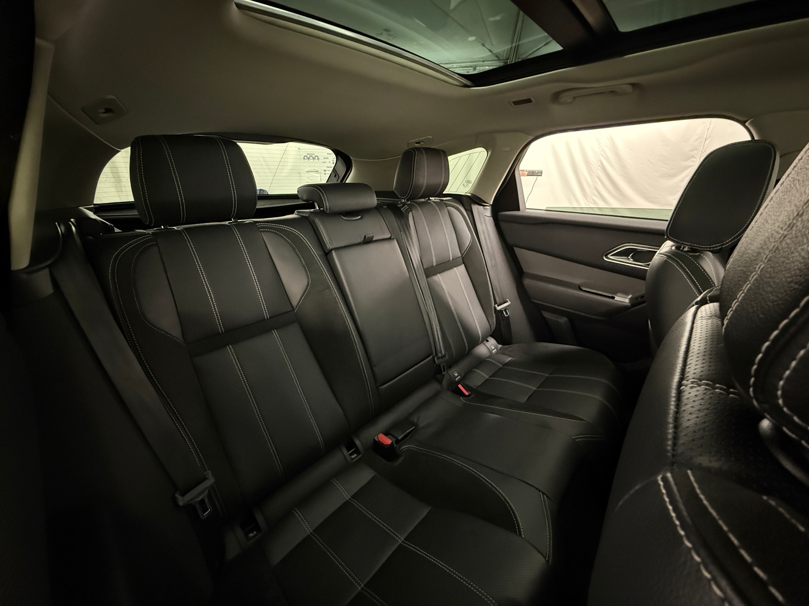 Thumbnail: 2020 Land Rover Range Rover Velar - 5