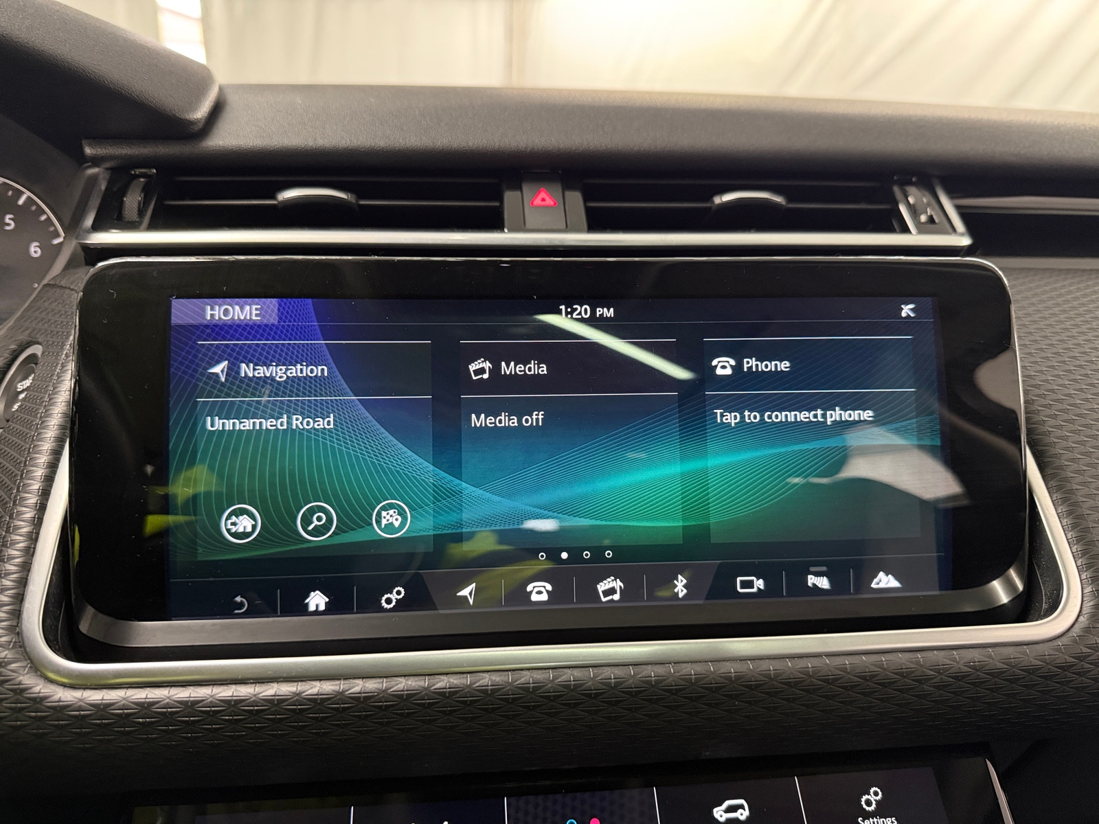 Thumbnail: 2020 Land Rover Range Rover Velar - 3