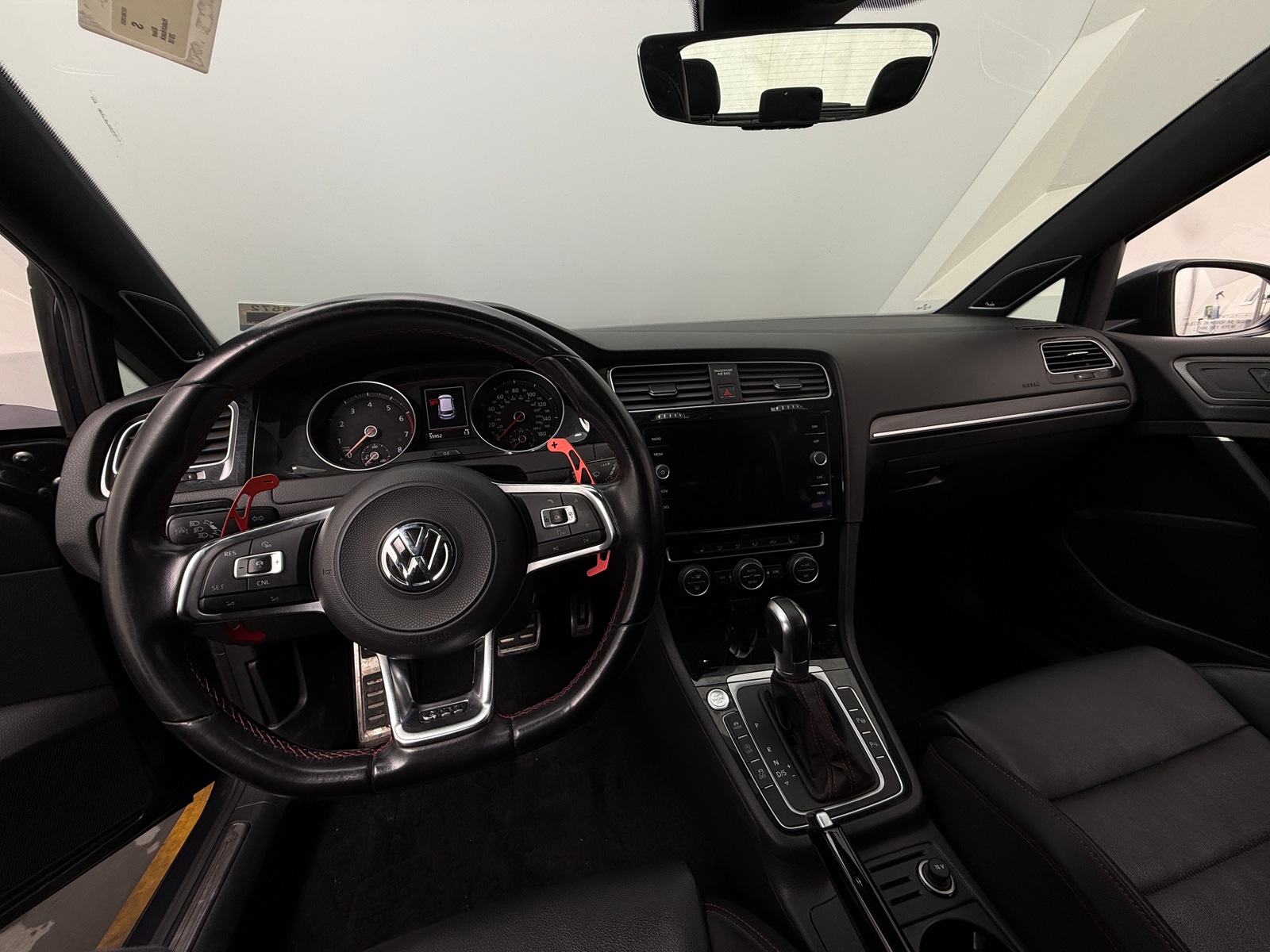 Thumbnail: 2018 Volkswagen Golf - 3