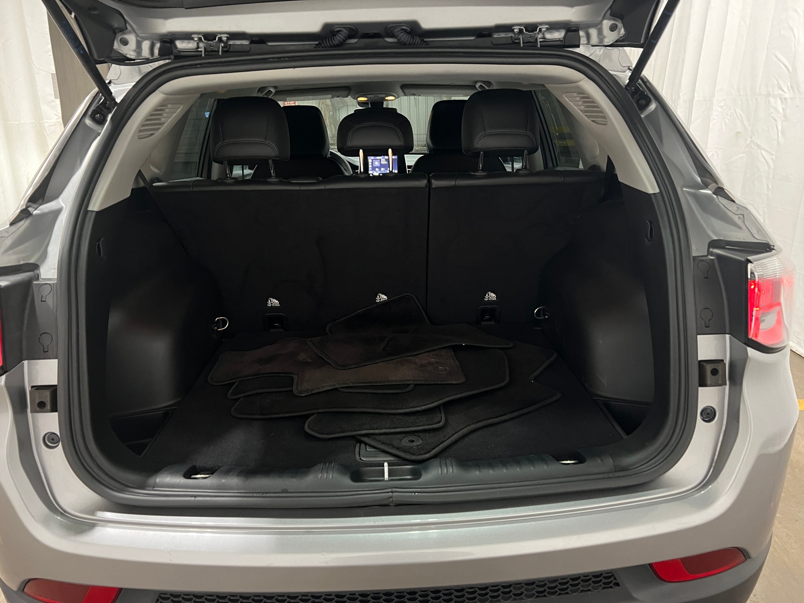 Thumbnail: 2022 Jeep Compass - 6