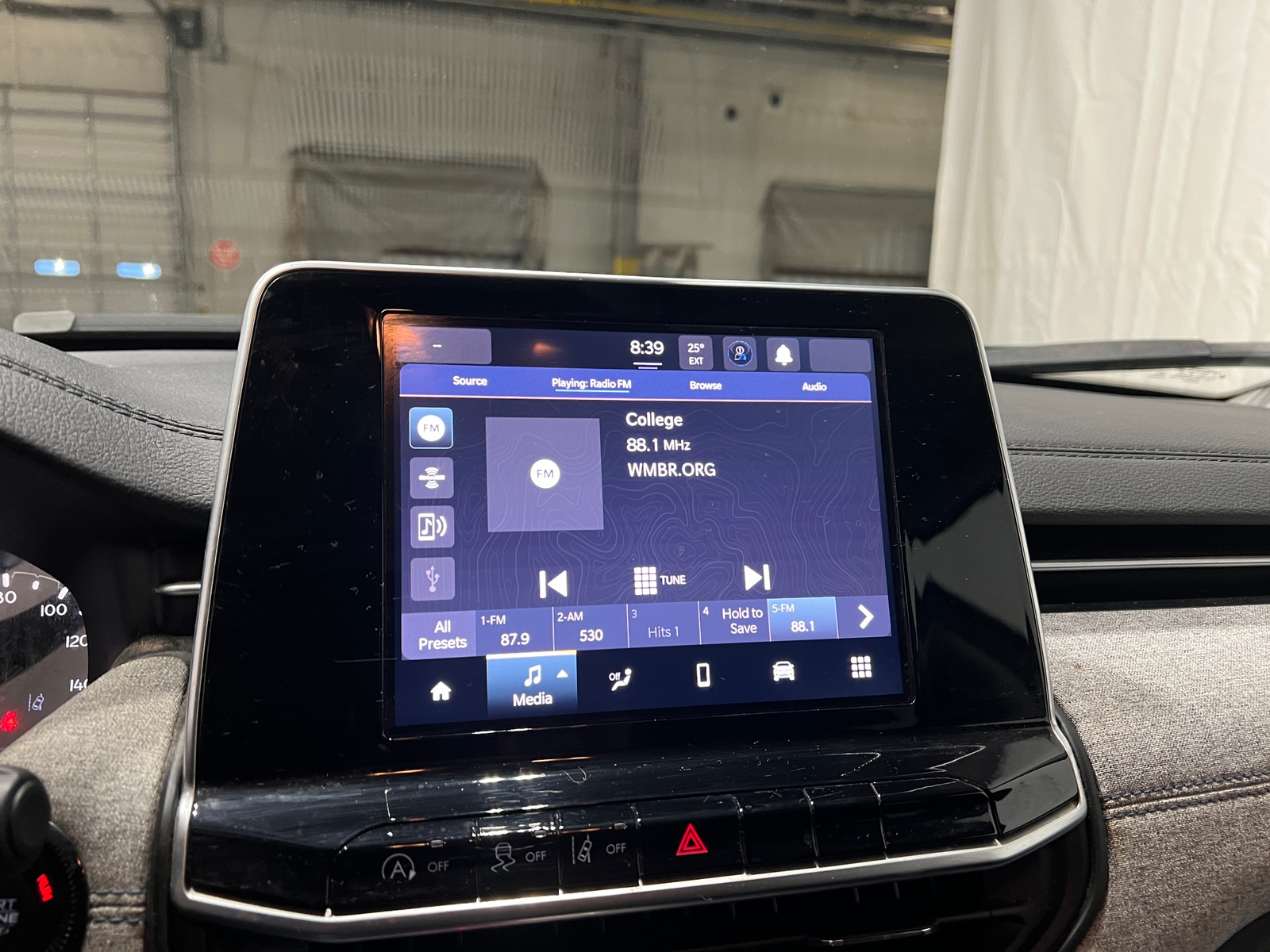 Thumbnail: 2022 Jeep Compass - 3