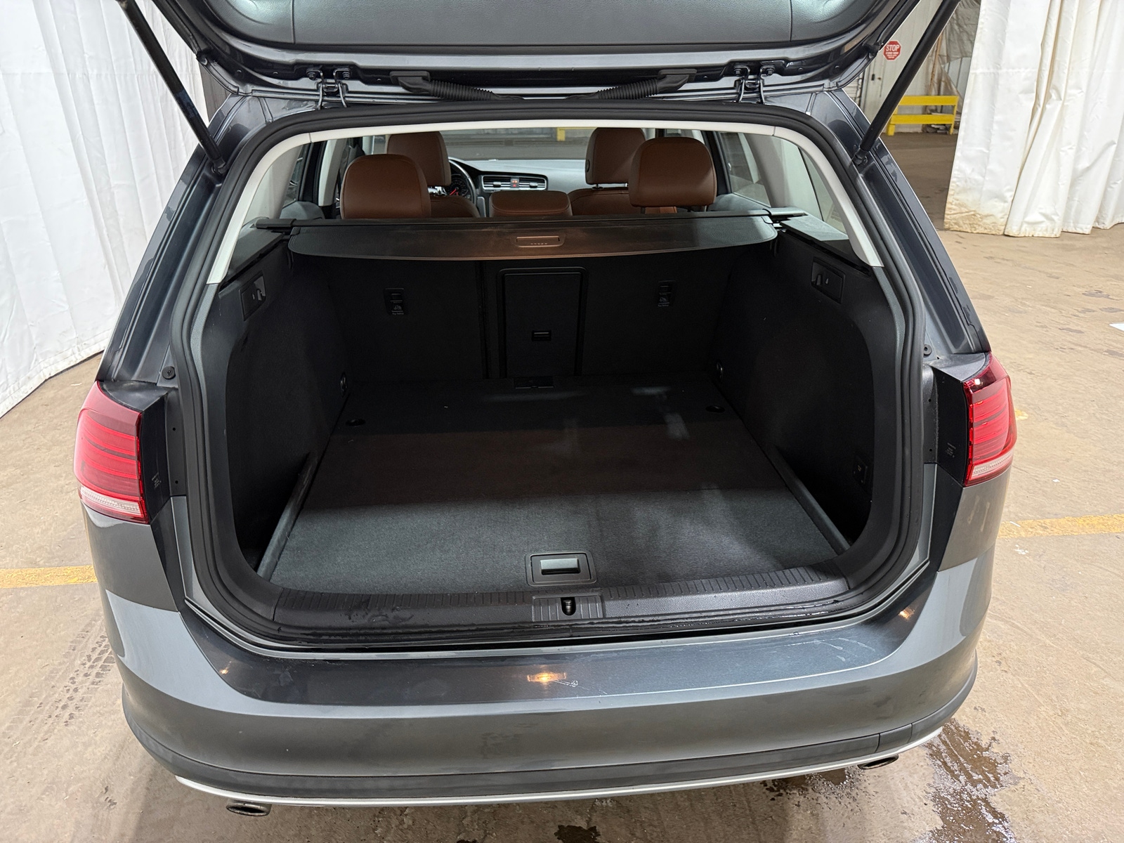 Thumbnail: 2019 Volkswagen Golf - 6