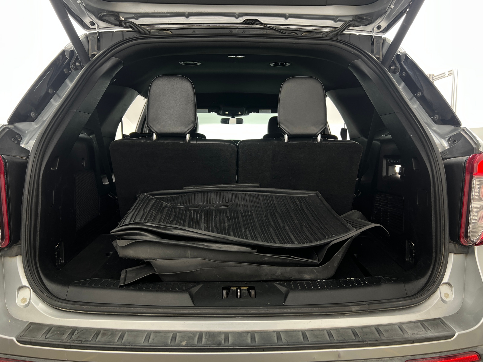 Thumbnail: 2020 Ford Explorer - 6