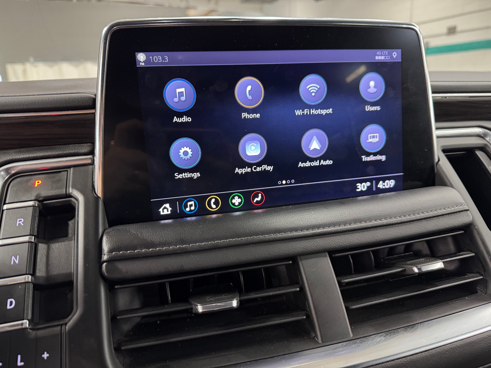 Thumbnail: 2021 Chevrolet Suburban - 3