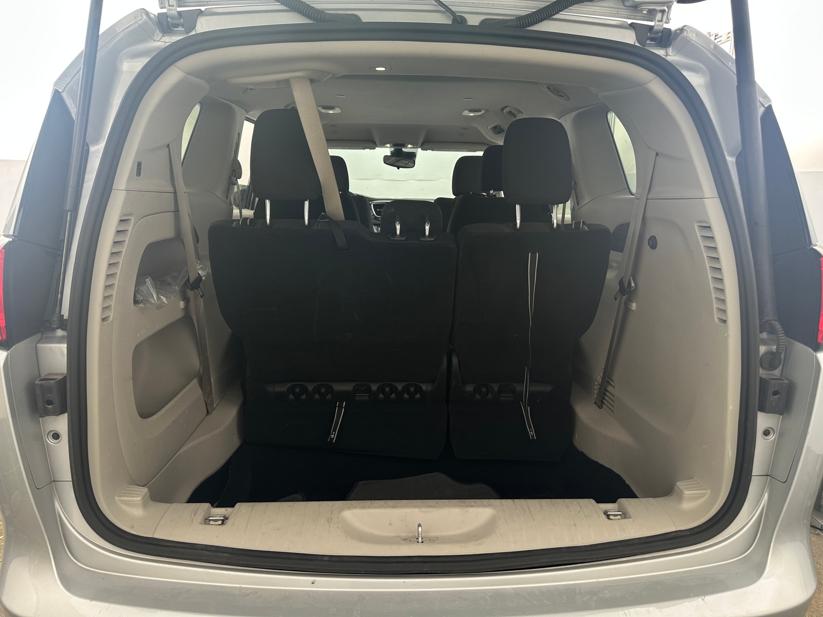 Thumbnail: 2024 Chrysler Voyager - 7