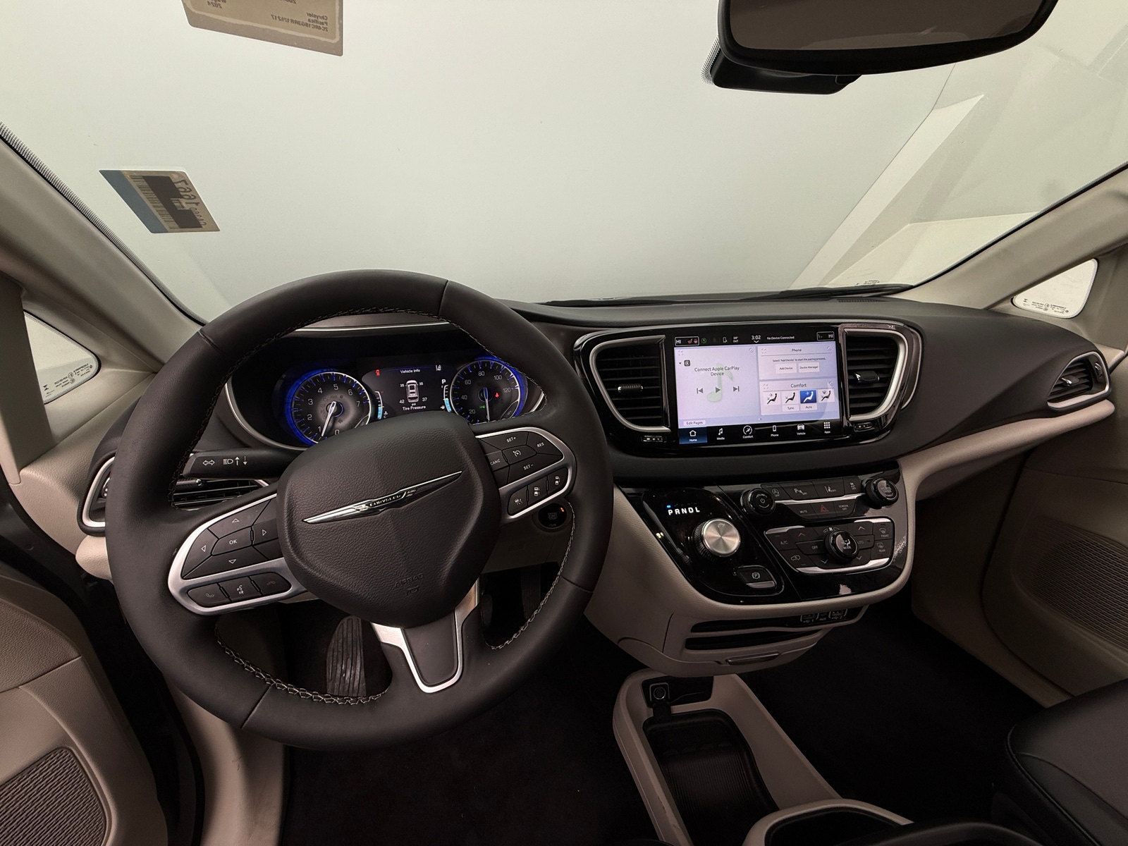 Thumbnail: 2024 Chrysler Pacifica - 2