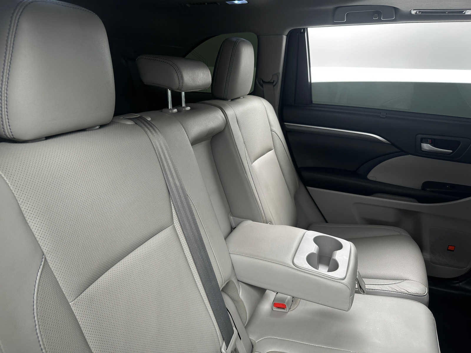 Thumbnail: 2017 Toyota Highlander - 5