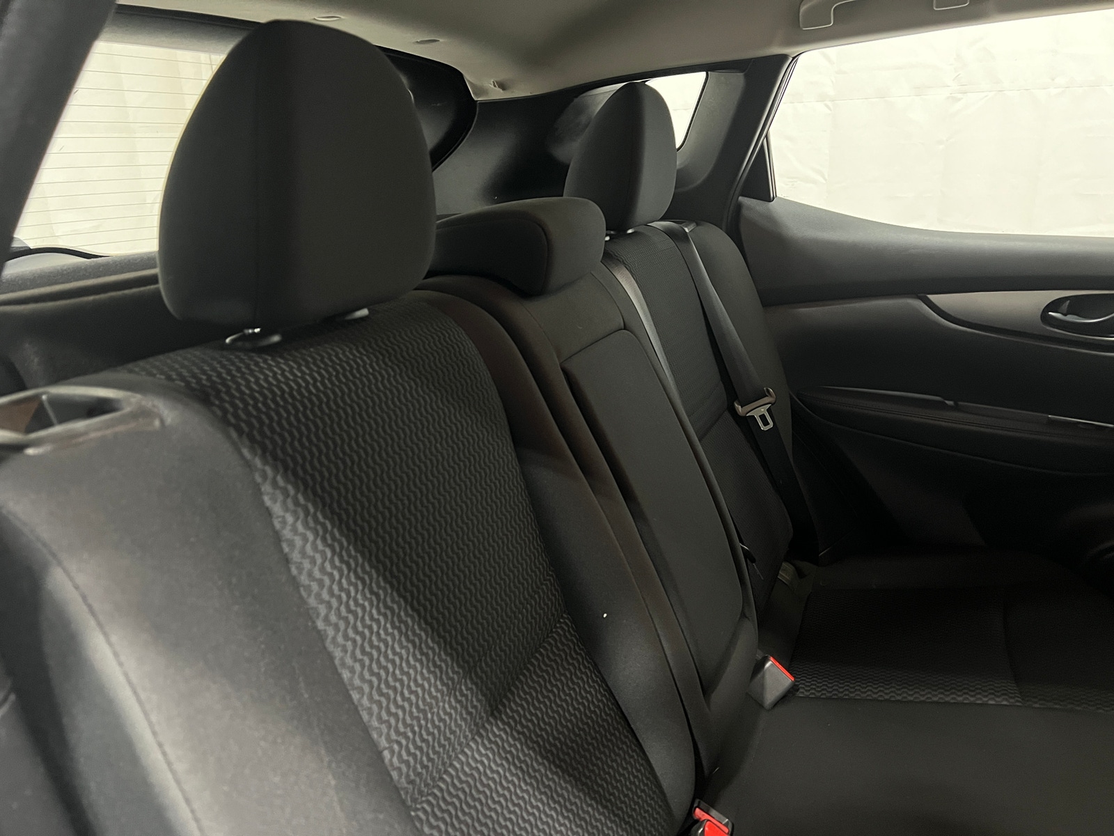 Thumbnail: 2017 Nissan Rogue Sport - 6