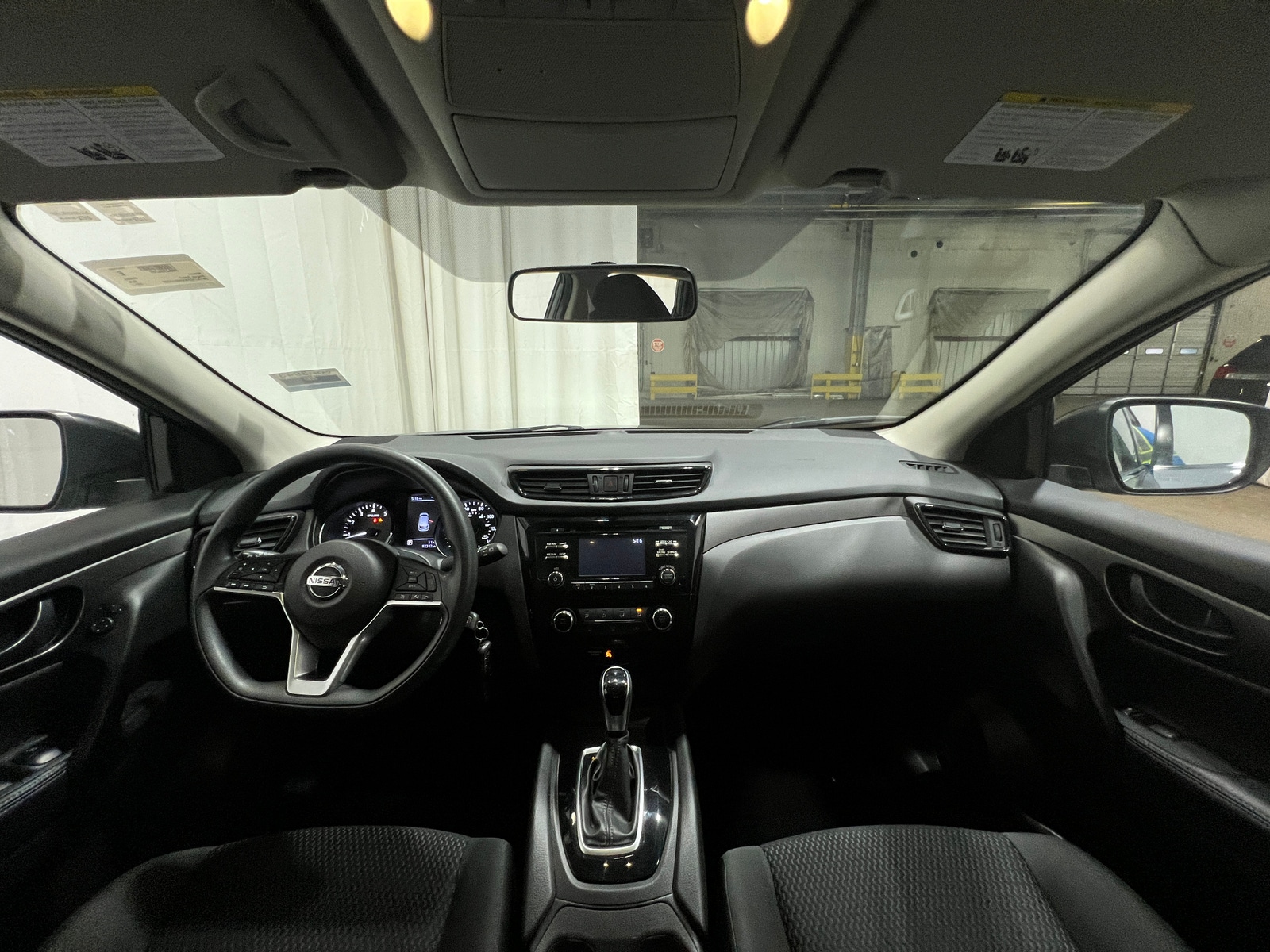 Thumbnail: 2017 Nissan Rogue Sport - 3