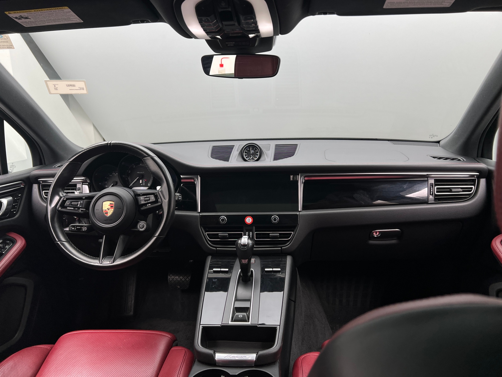 Thumbnail: 2023 Porsche Macan - 2