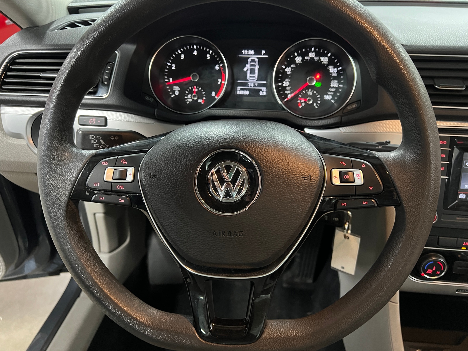 Thumbnail: 2018 Volkswagen Passat - 5