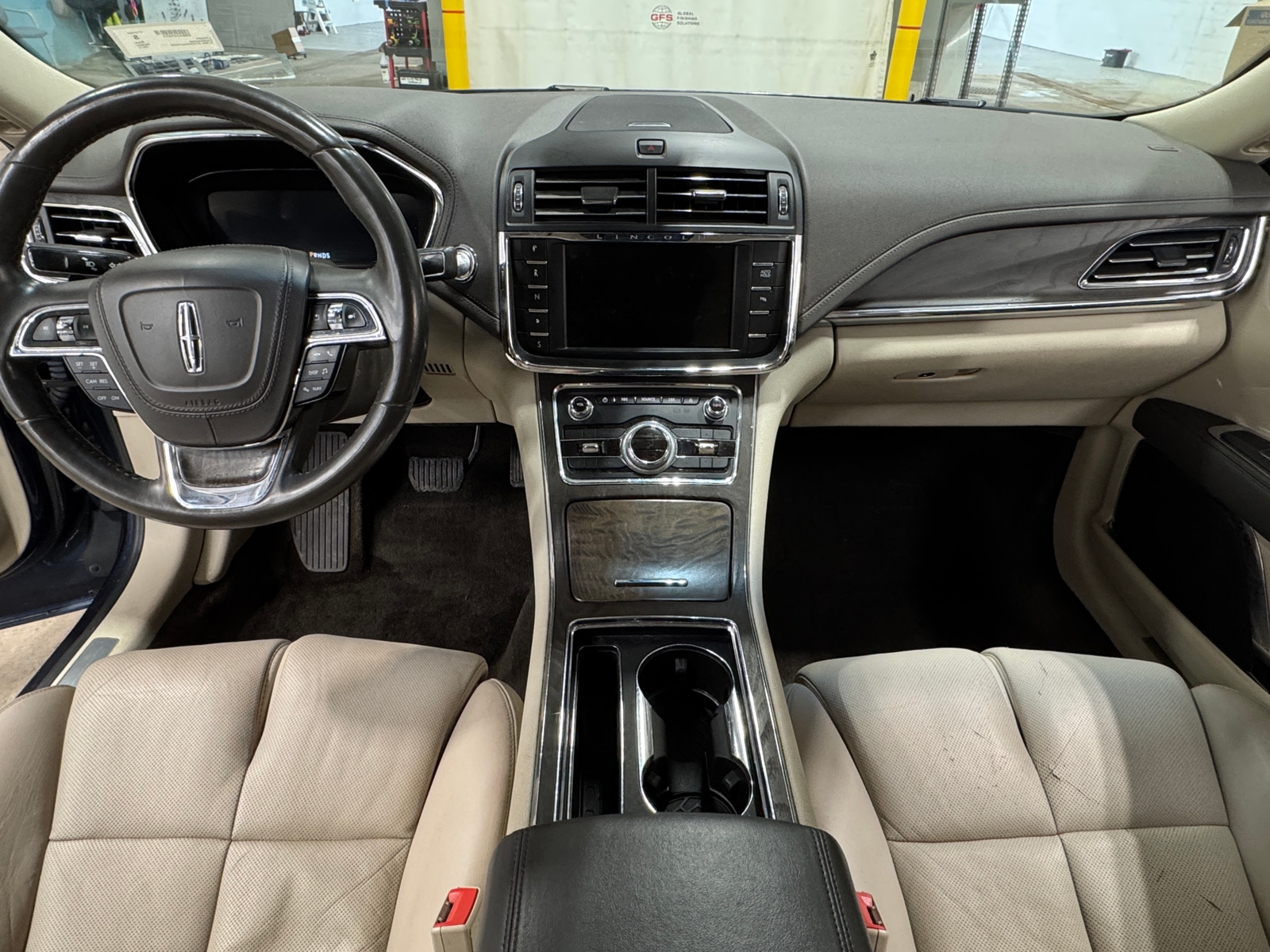 Thumbnail: 2017 Lincoln Continental - 2