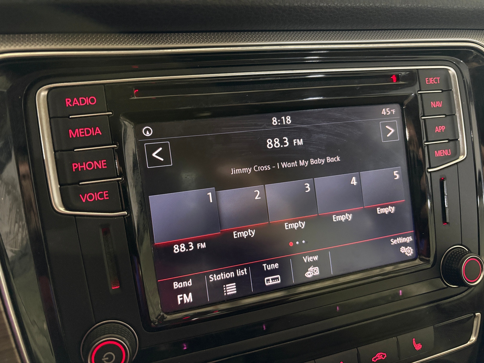 Thumbnail: 2018 Volkswagen Passat - 3