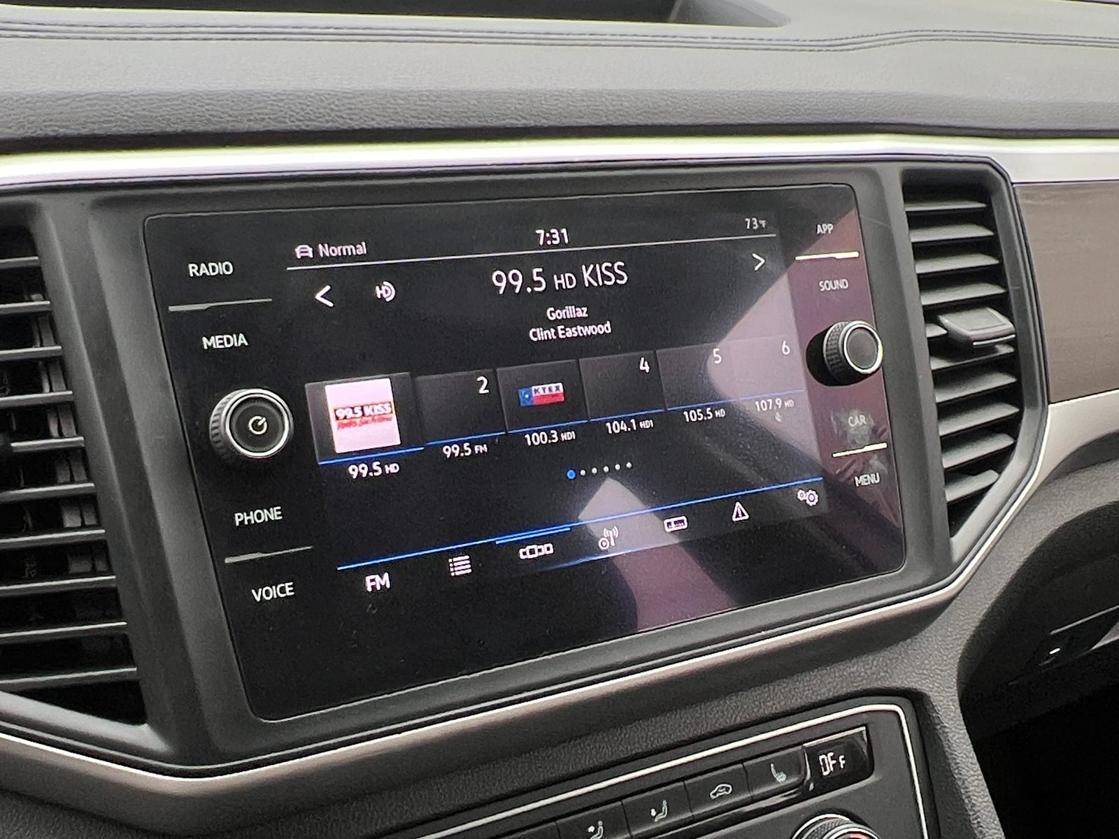 Thumbnail: 2021 Volkswagen Atlas - 3