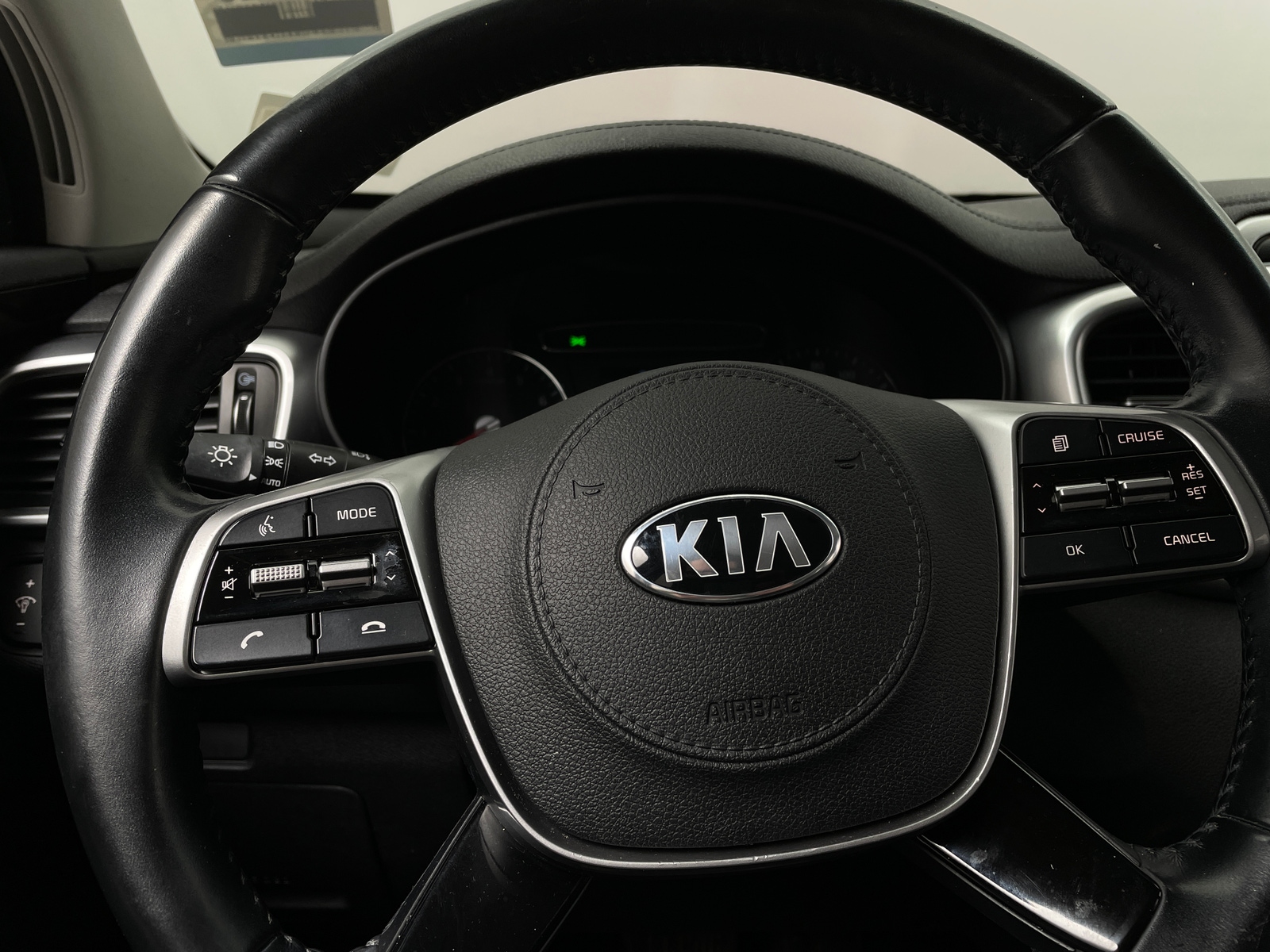 Thumbnail: 2019 Kia Sorento - 4