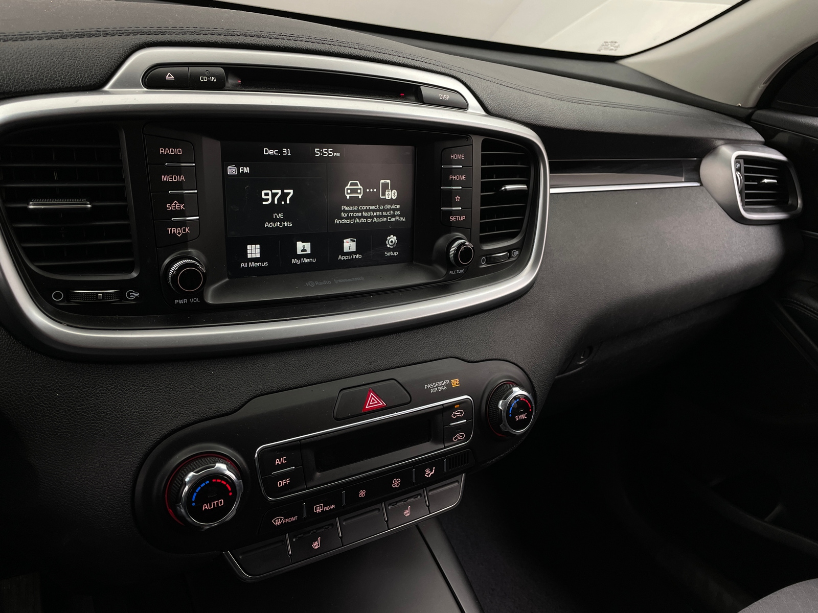 Thumbnail: 2019 Kia Sorento - 3