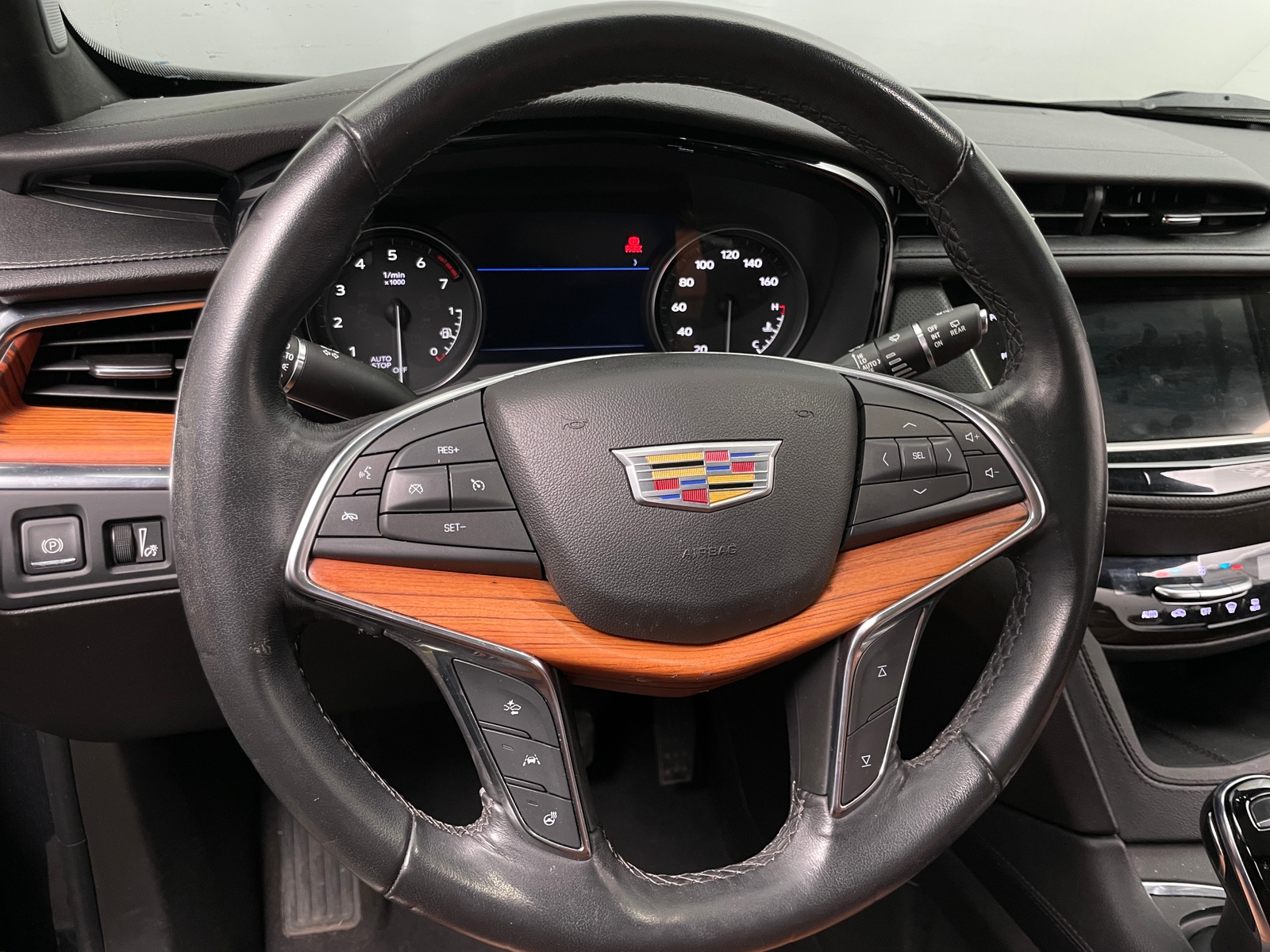 Thumbnail: 2022 Cadillac XT5 - 4