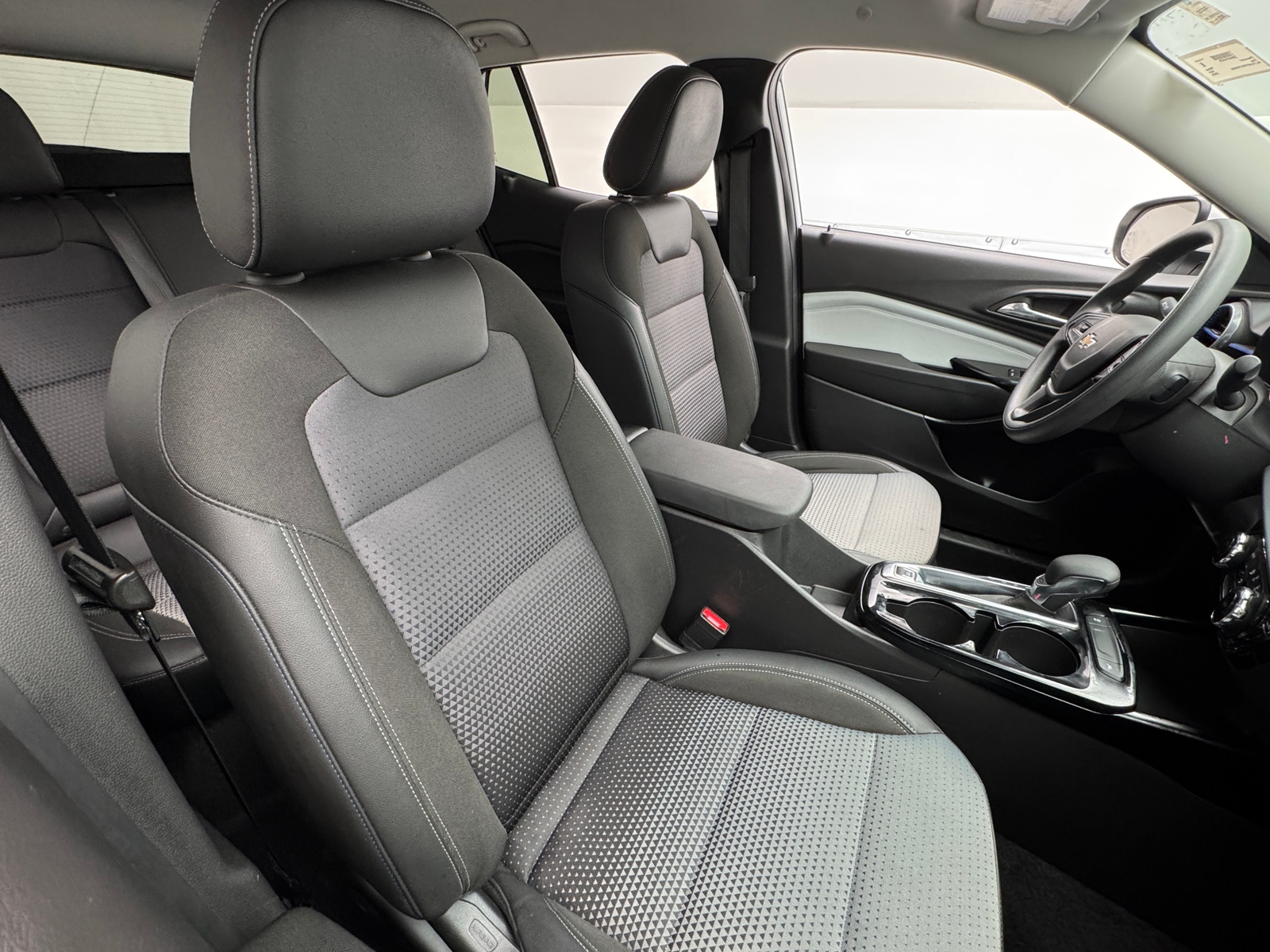 Thumbnail: 2025 Chevrolet Trax - 2